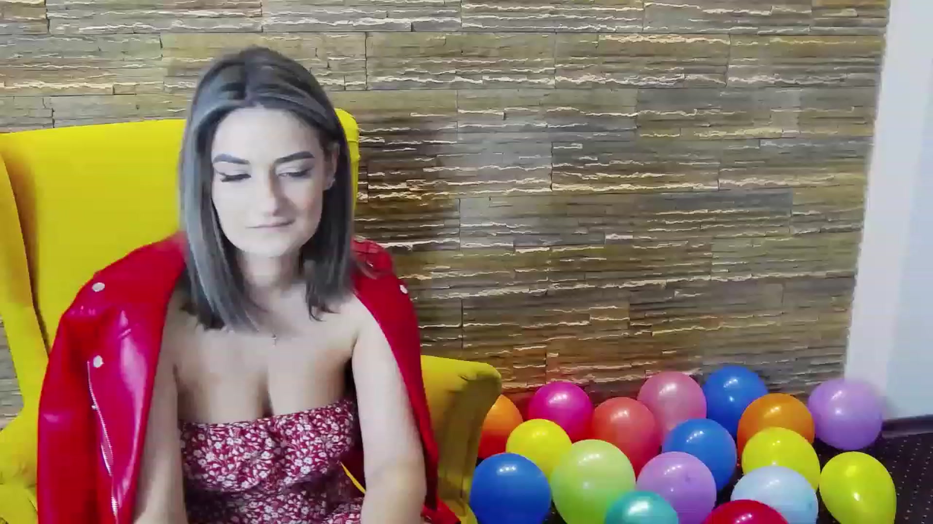 Gallery image thumbnail from SecretAmber's myfreecams stream on, 03/18/2023, 15:39 image 1 of 20