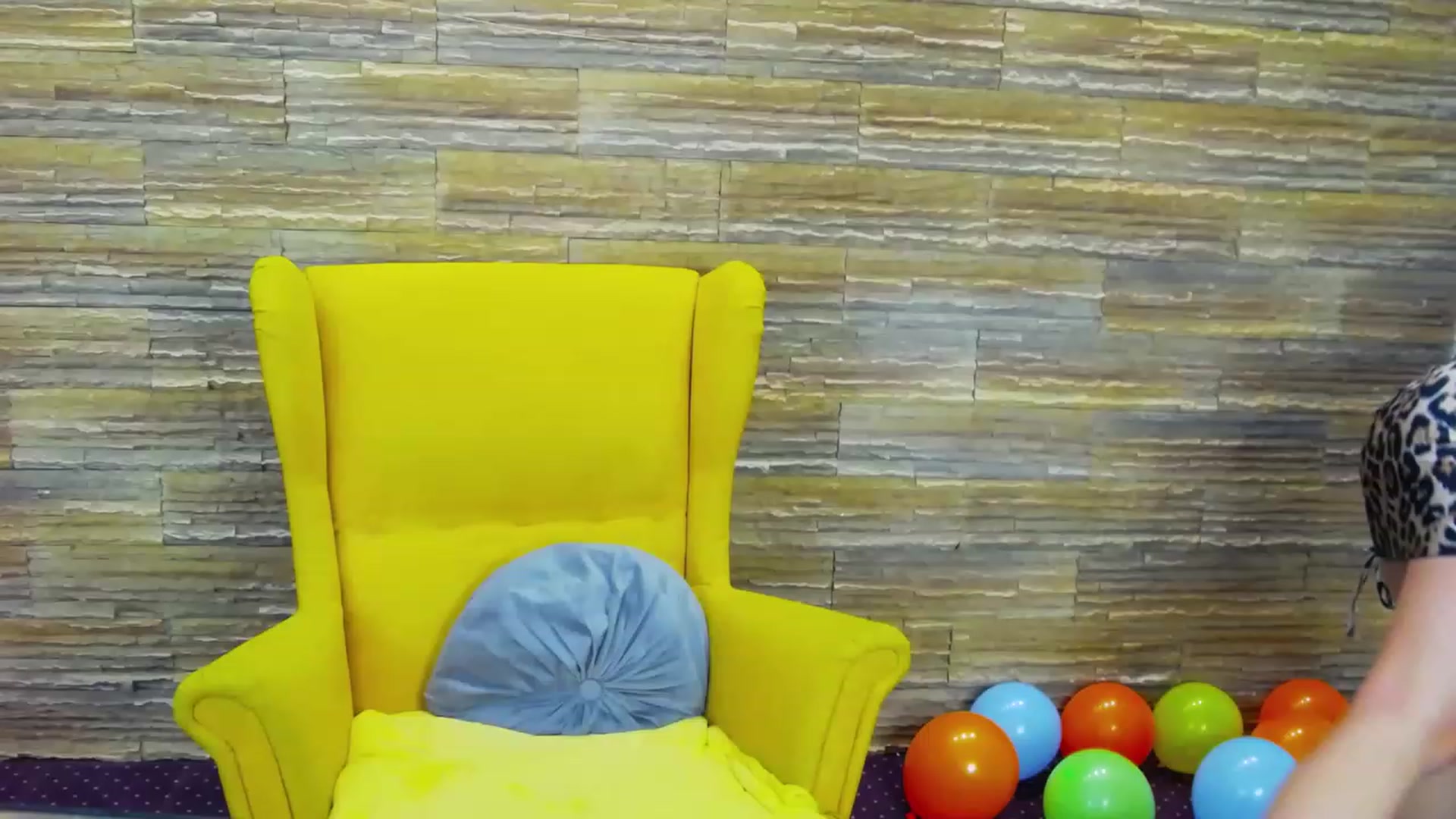 Gallery image thumbnail from SecretAmber's myfreecams stream on, 03/31/2023, 15:23 image 10 of 20
