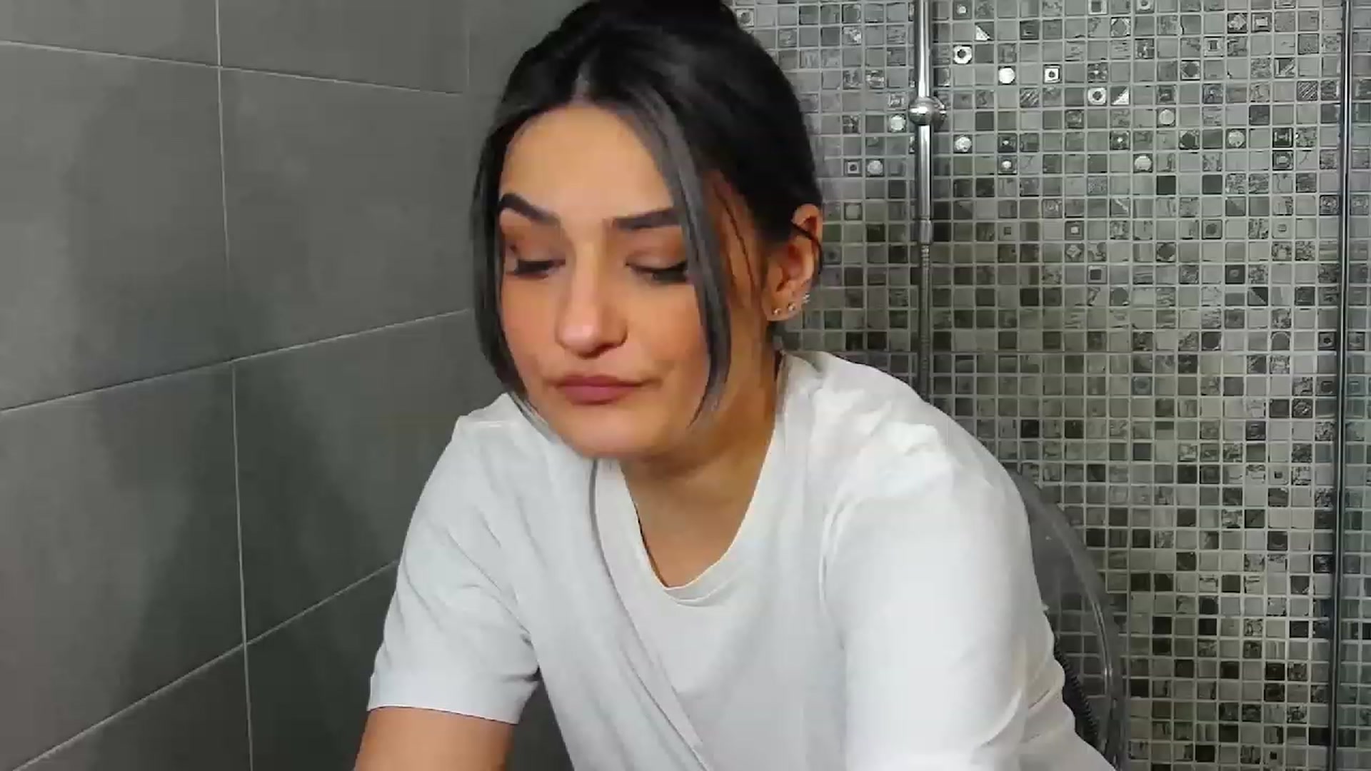 Gallery image thumbnail from SecretAmber's myfreecams stream on, 04/22/2023, 14:46 image 10 of 20