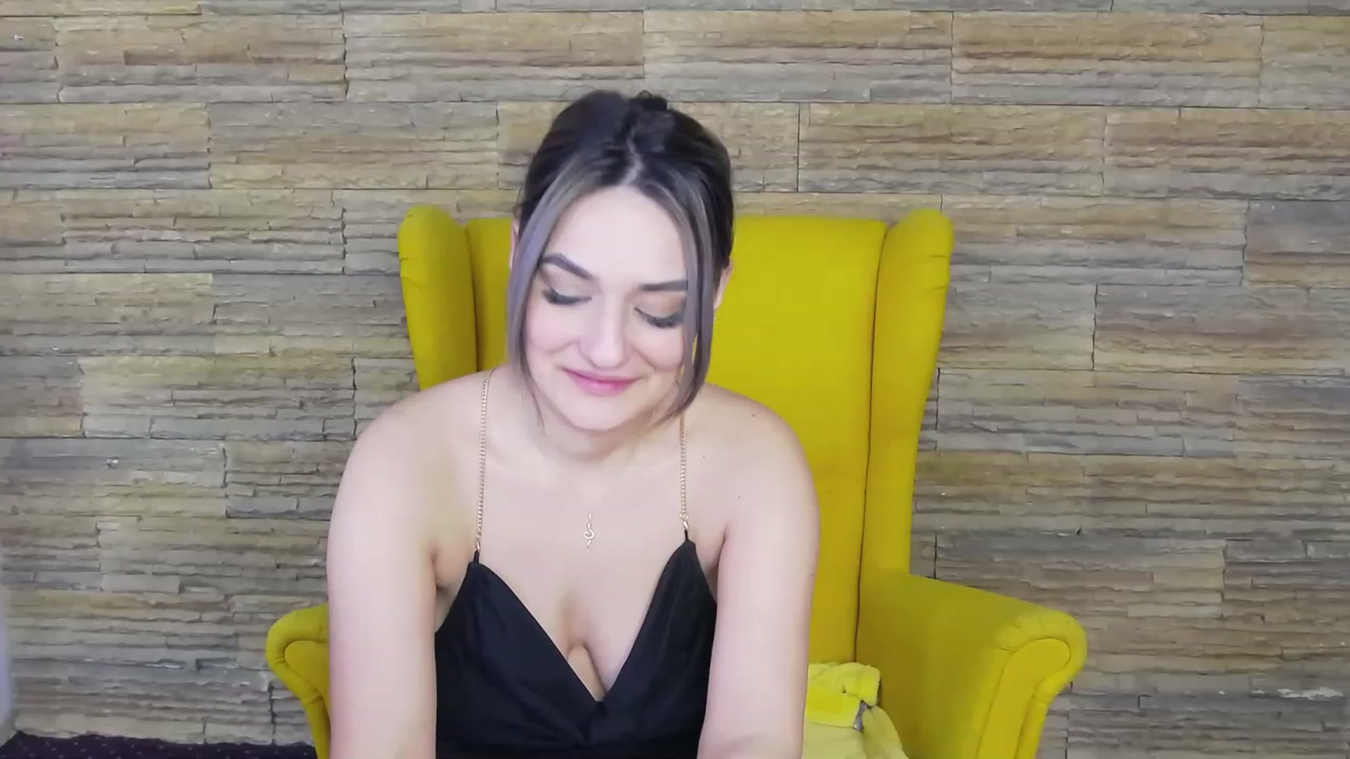 Gallery image thumbnail from SecretAmber's myfreecams stream on, 05/09/2023, 19:34 image 4 of 20