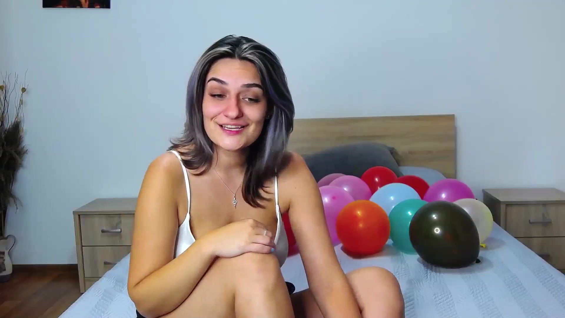 Gallery image thumbnail from SecretAmber's myfreecams stream on, 07/22/2023, 17:32 image 18 of 20
