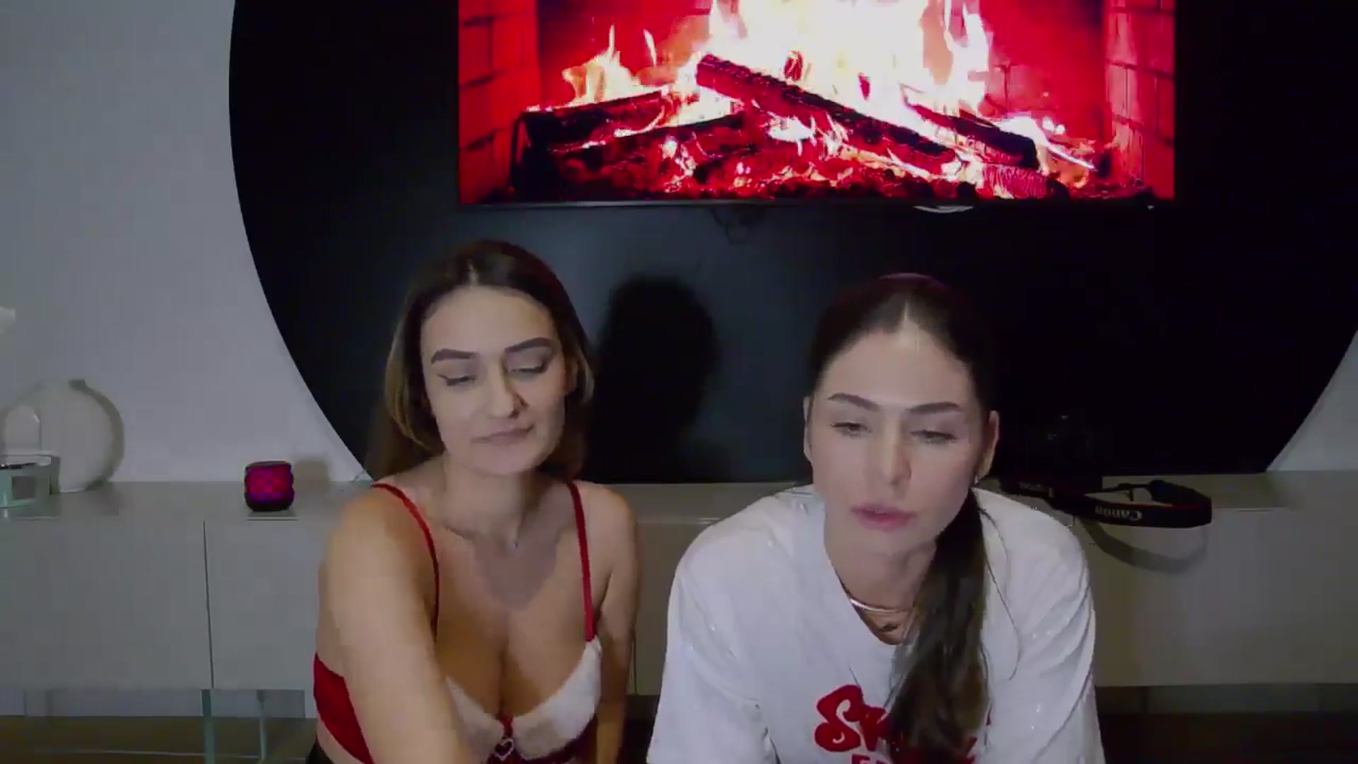 Gallery image thumbnail from SecretAmber's myfreecams stream on, 12/21/2024, 18:25 image 11 of 20