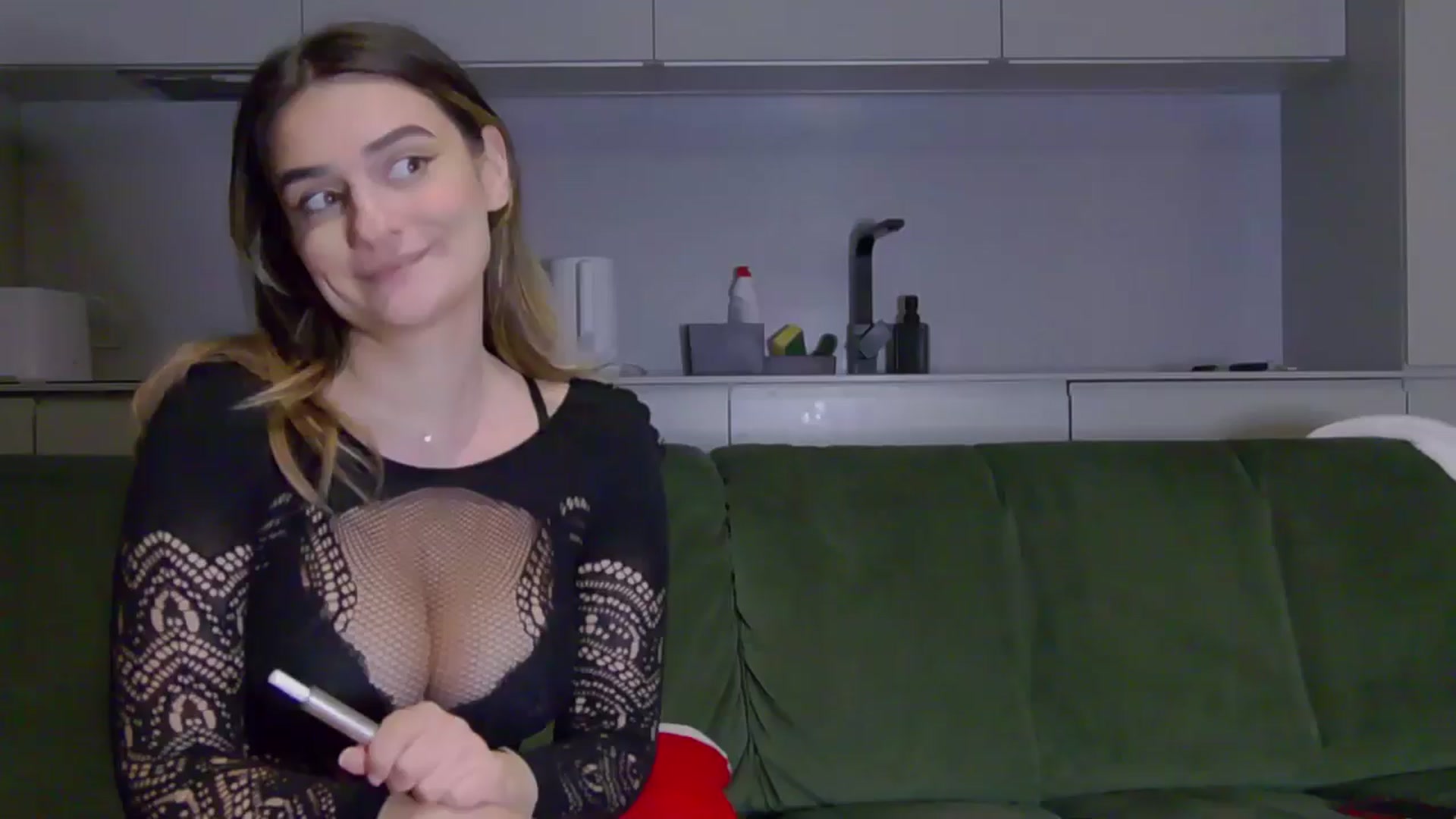 Gallery image thumbnail from SecretAmber's myfreecams stream on, 12/21/2024, 20:04 image 10 of 20