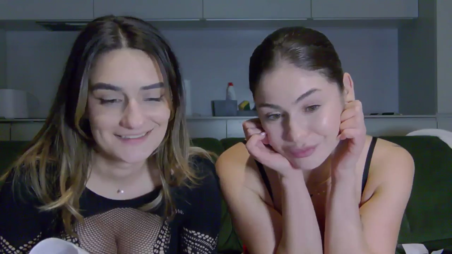 Gallery image thumbnail from SecretAmber's myfreecams stream on, 12/21/2024, 20:04 image 15 of 20