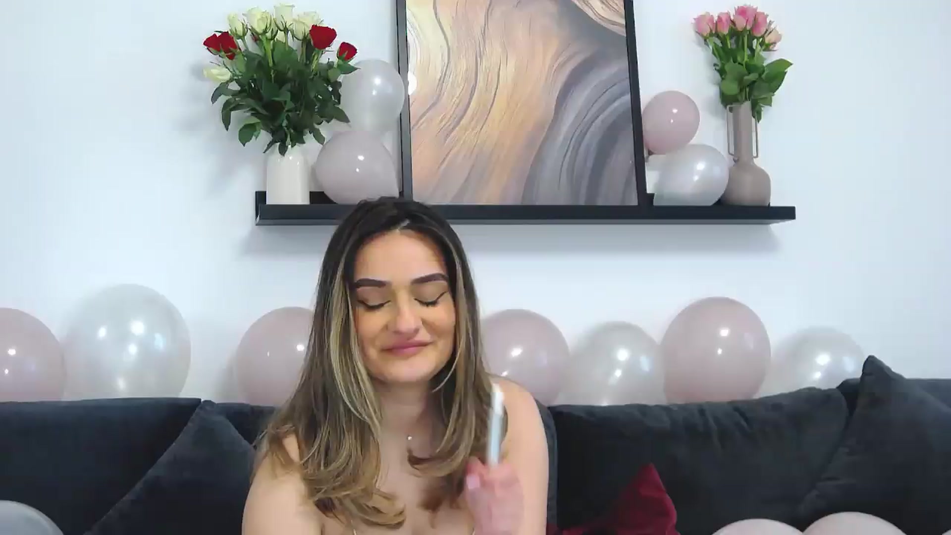 Gallery image thumbnail from SecretAmber's myfreecams stream on, 05/15/2026, 18:35 image 1 of 20