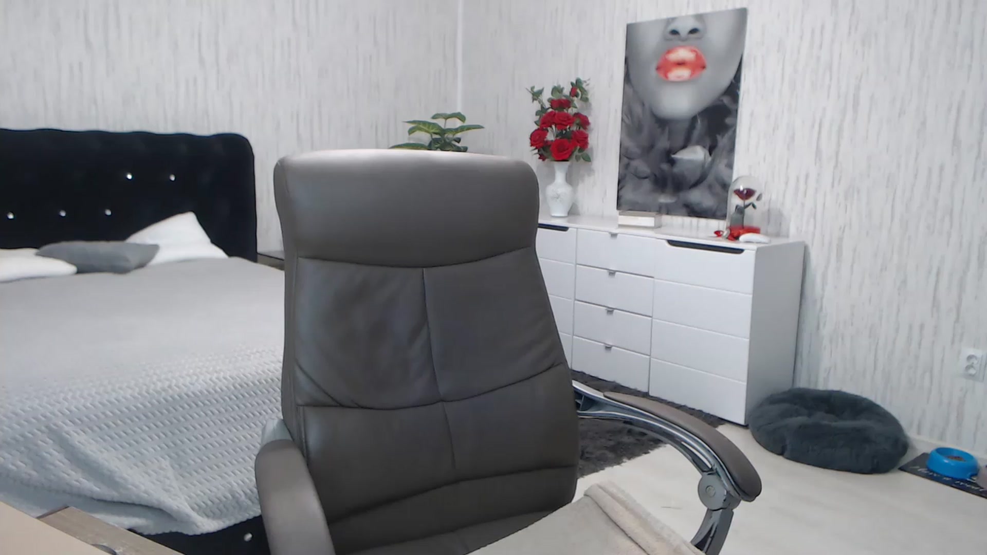 Gallery image thumbnail from SecretDesire0's myfreecams stream on, 11/20/2022, 24:01 image 11 of 20