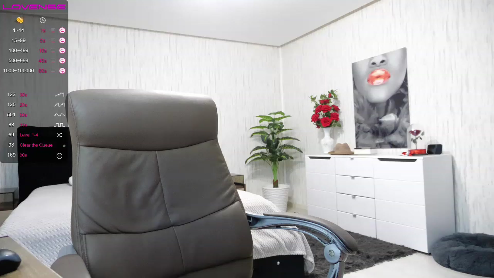 Gallery image thumbnail from SecretDesire0's myfreecams stream on, 11/25/2022, 23:52 image 9 of 20