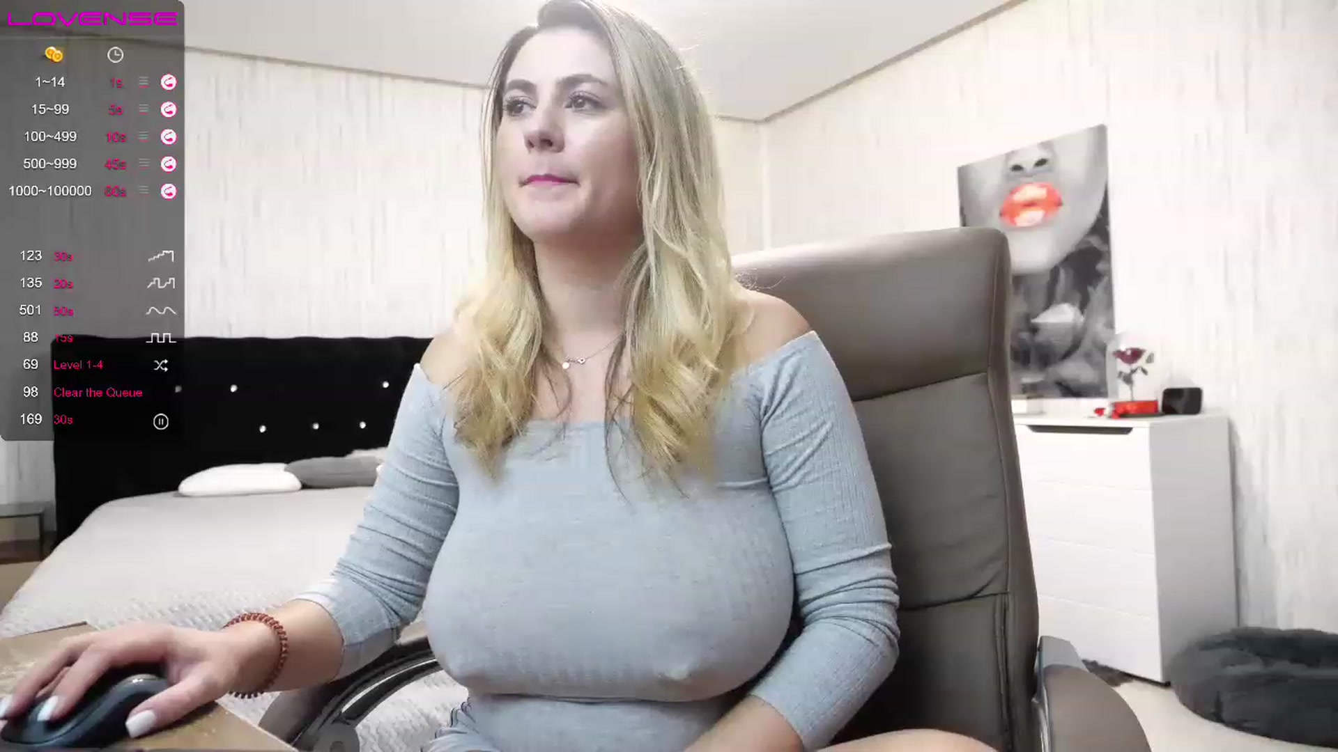 Gallery image thumbnail from SecretDesire0's myfreecams stream on, 11/26/2022, 03:38 image 16 of 20