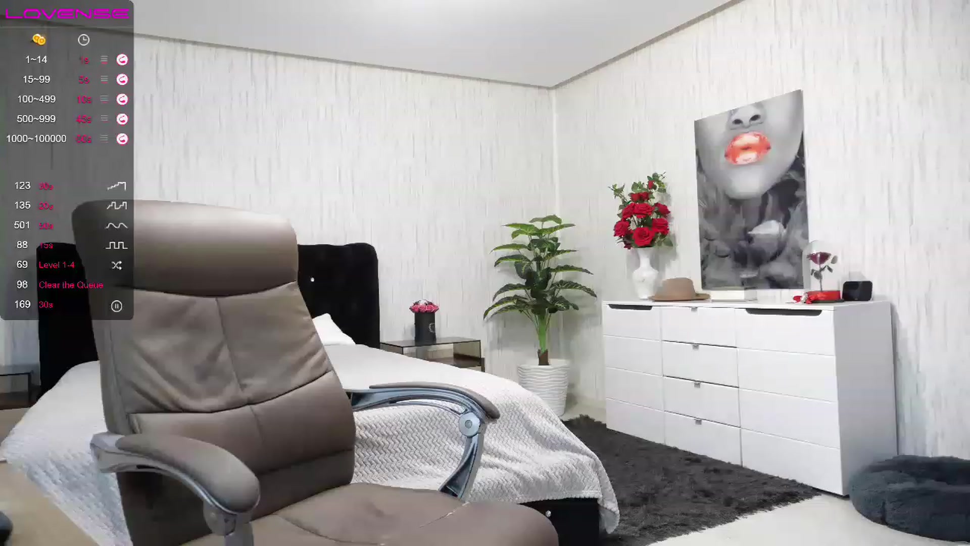 Gallery image thumbnail from SecretDesire0's myfreecams stream on, 11/26/2022, 03:38 image 17 of 20