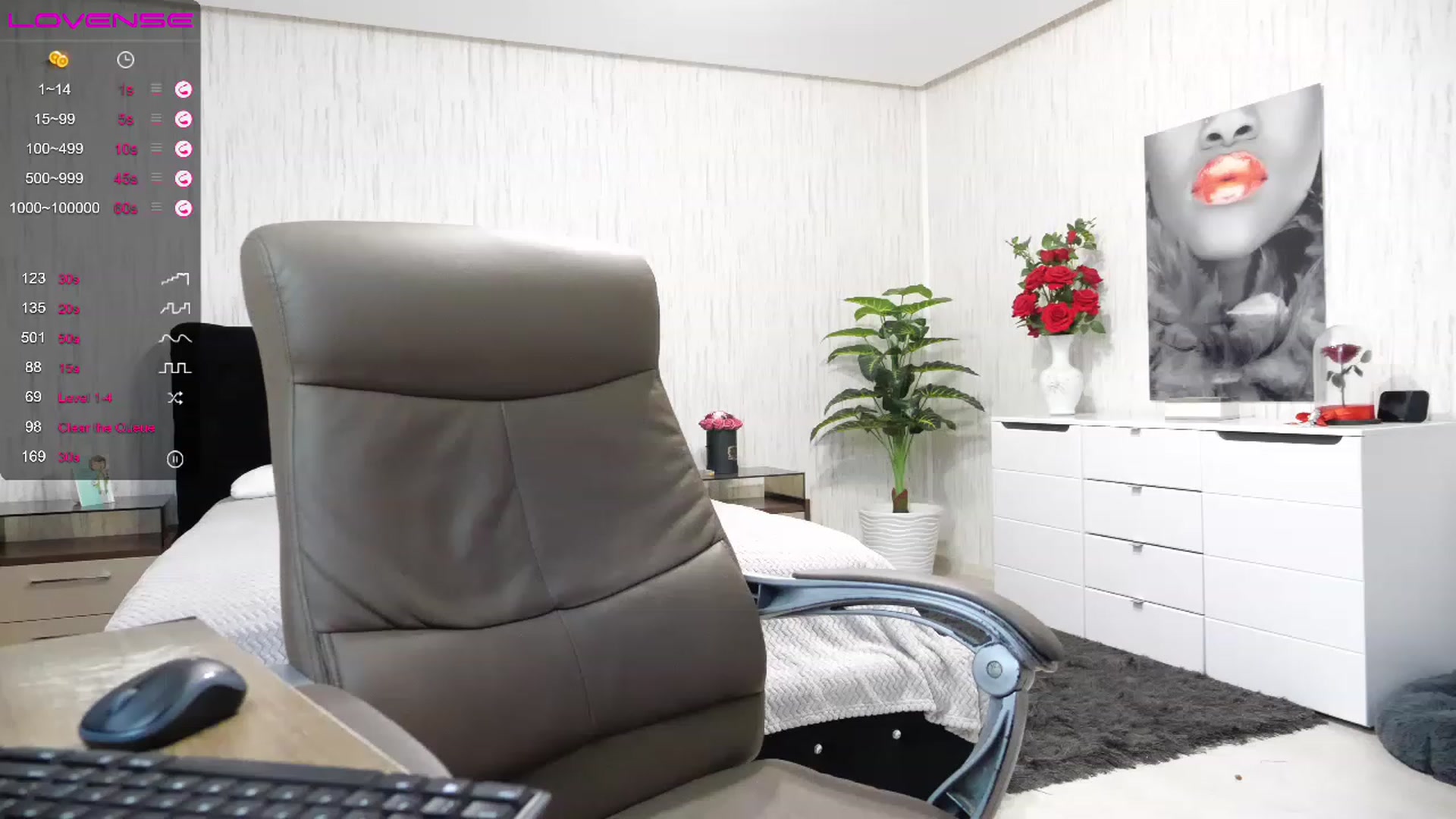 Gallery image thumbnail from SecretDesire0's myfreecams stream on, 11/28/2022, 01:02 image 15 of 20