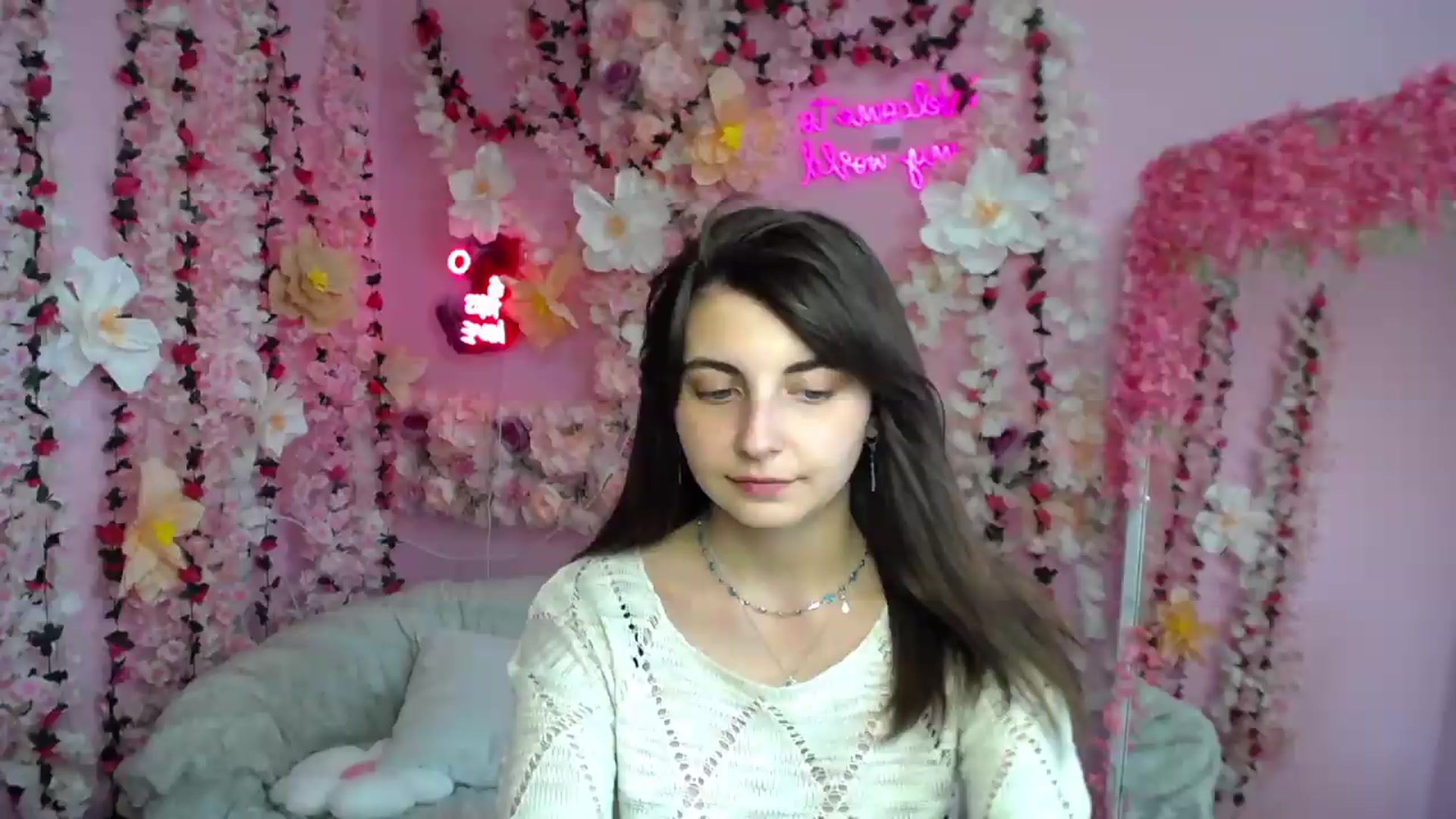 Gallery image thumbnail from SecretMonroe's myfreecams stream on, 08/18/2026, 11:07 image 12 of 20