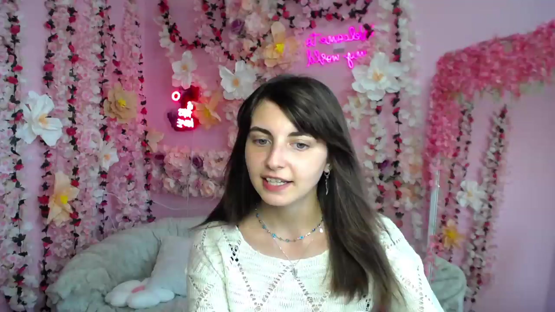 Gallery image thumbnail from SecretMonroe's myfreecams stream on, 08/18/2026, 11:07 image 1 of 20
