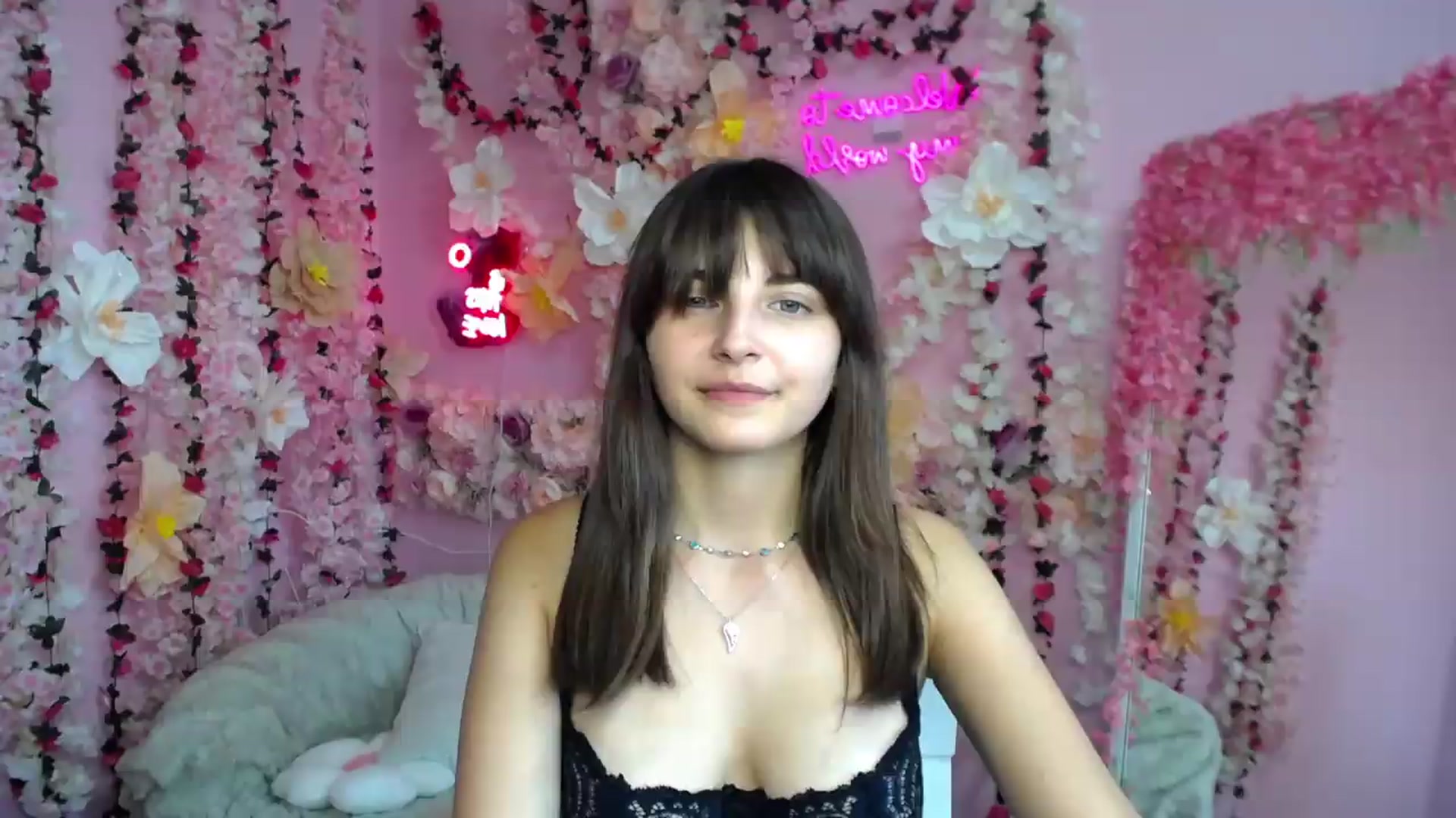 Gallery image thumbnail from SecretMonroe's myfreecams stream on, 08/18/2026, 11:07 image 5 of 20