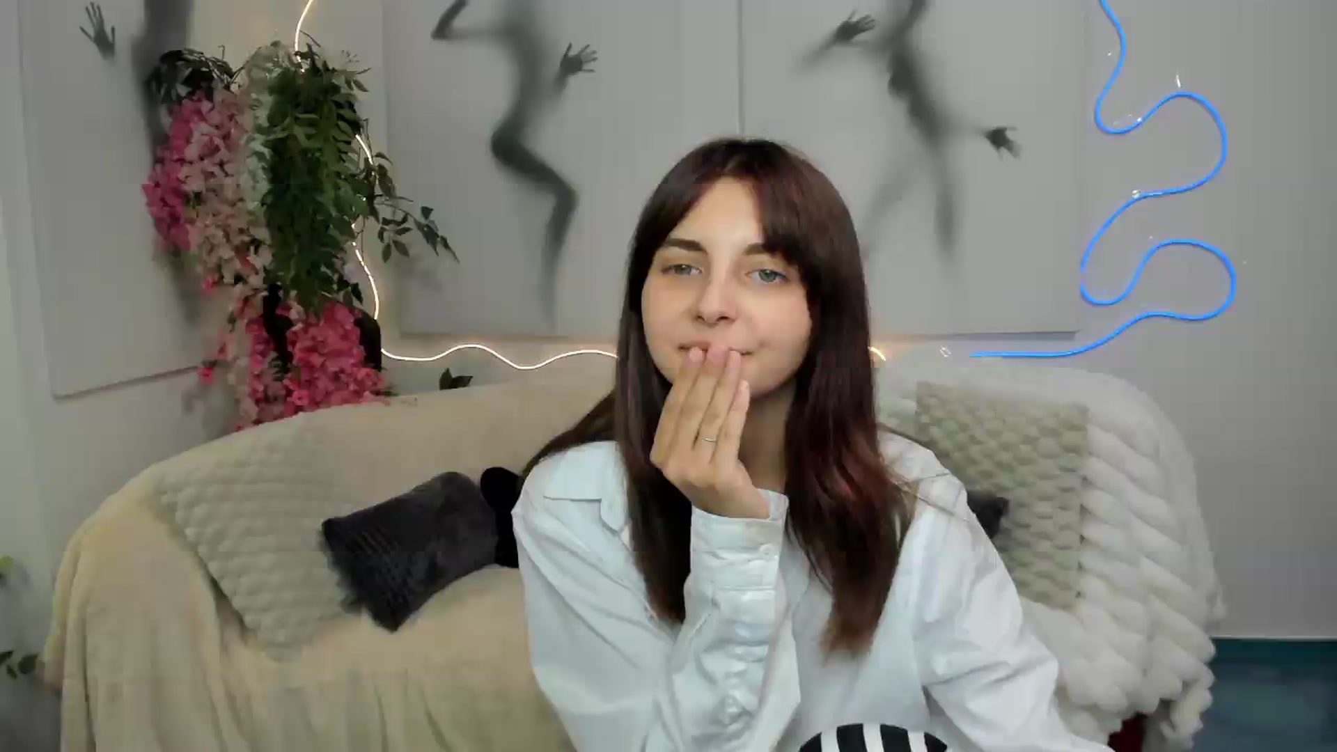 Gallery image thumbnail from SecretMonroe's myfreecams stream on, 08/29/2026, 10:50 image 13 of 20