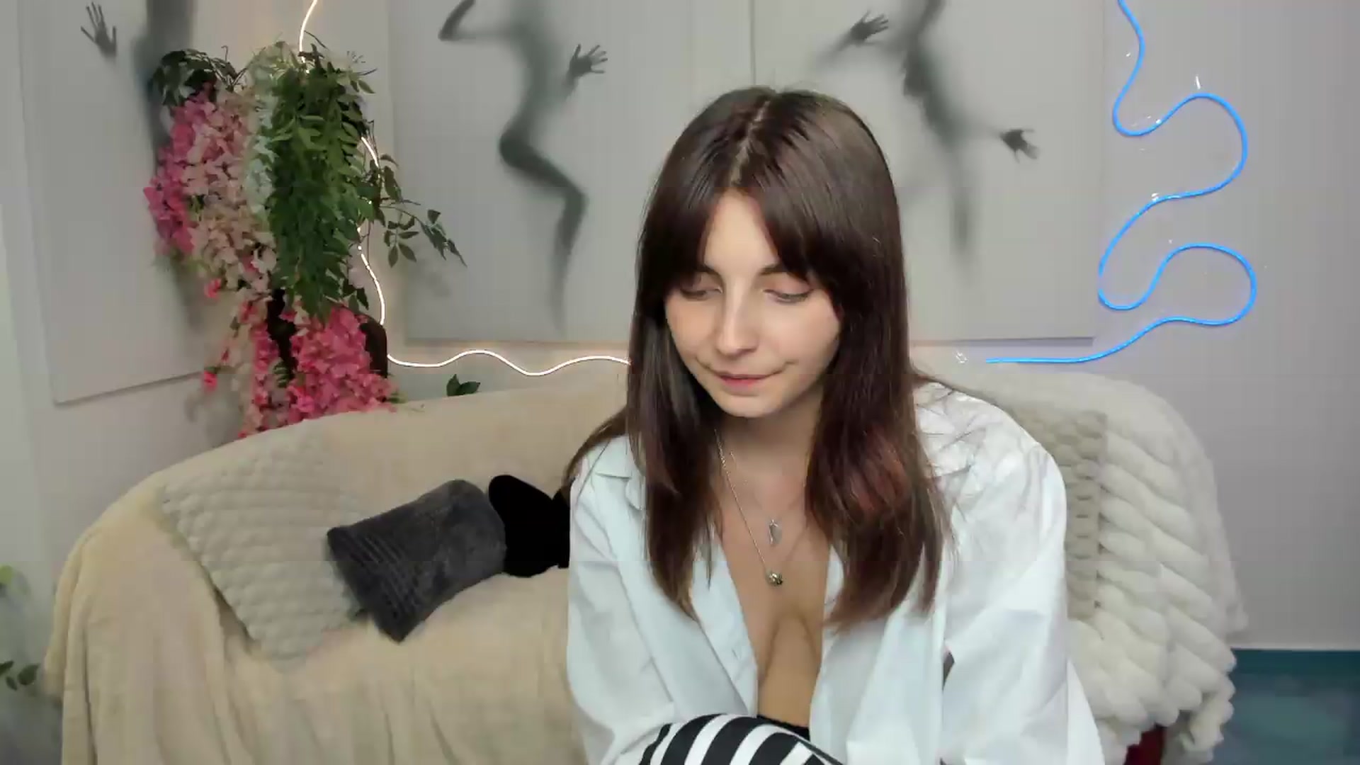 Gallery image thumbnail from SecretMonroe's myfreecams stream on, 08/29/2026, 10:50 image 16 of 20