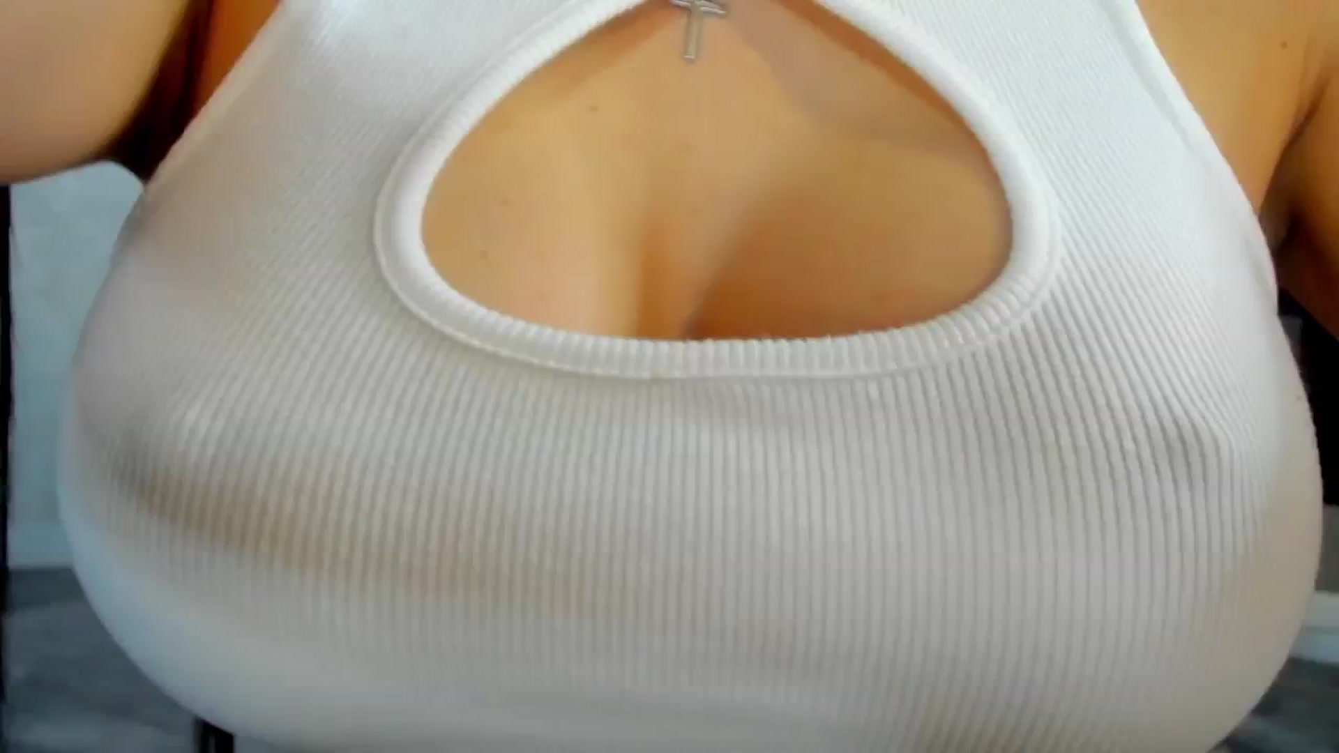 Gallery image thumbnail from SecretsK's myfreecams stream on, 05/10/2024, 17:28 image 7 of 20