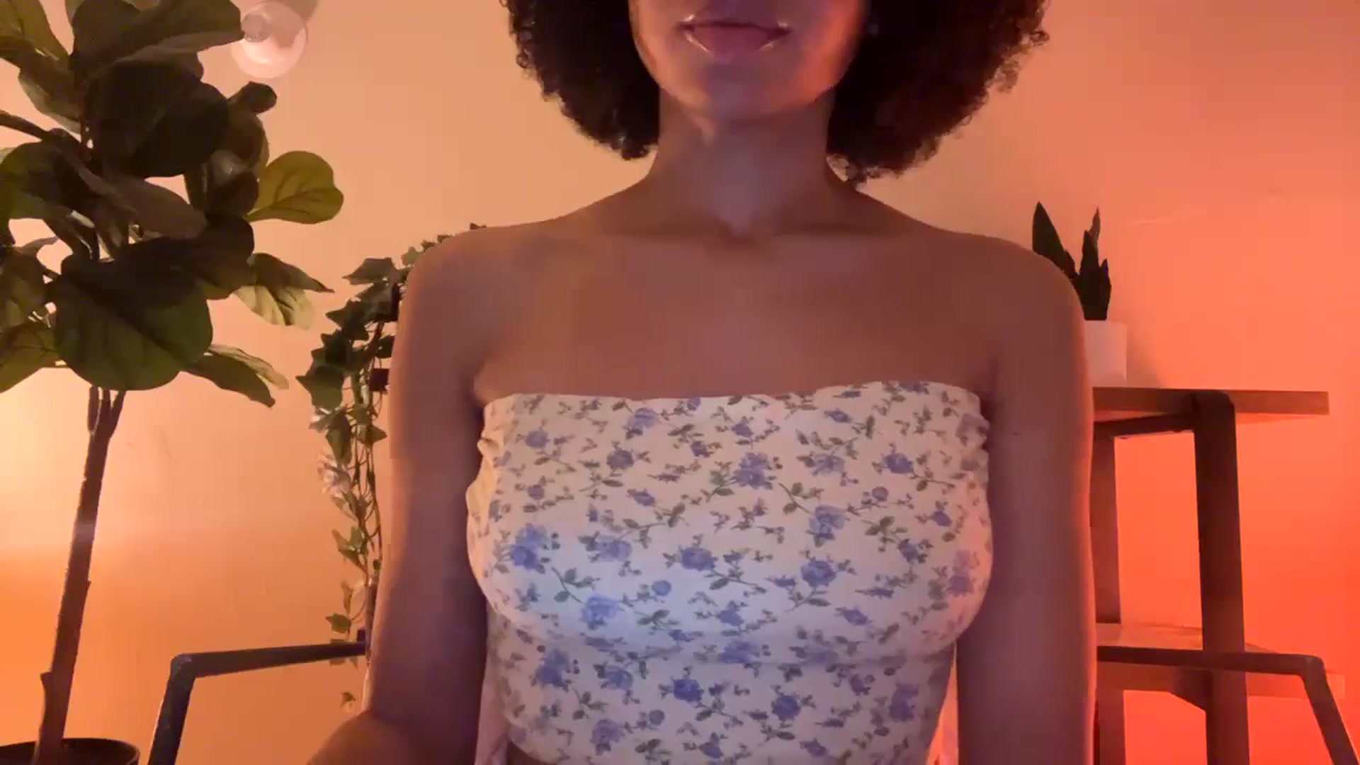 Gallery image thumbnail from Seductress's myfreecams stream on, 10/14/2024, 11:37 image 10 of 20