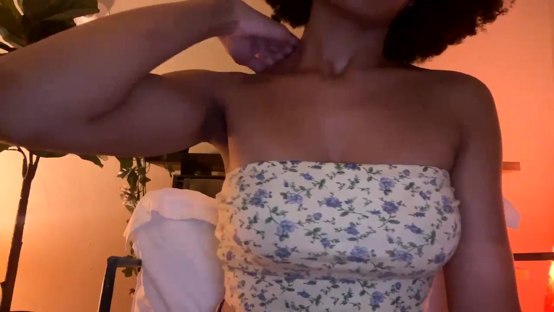 Gallery image thumbnail from Seductress's myfreecams stream on, 10/14/2024, 13:18 image 9 of 20