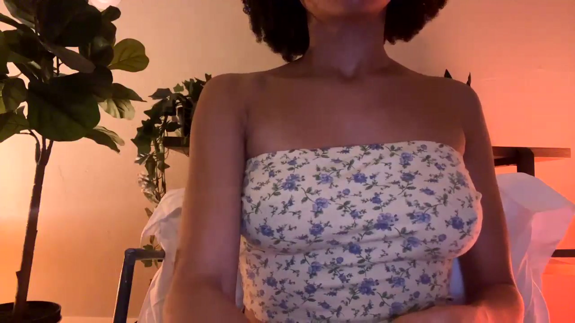 Gallery image thumbnail from Seductress's myfreecams stream on, 10/14/2024, 13:18 image 6 of 20