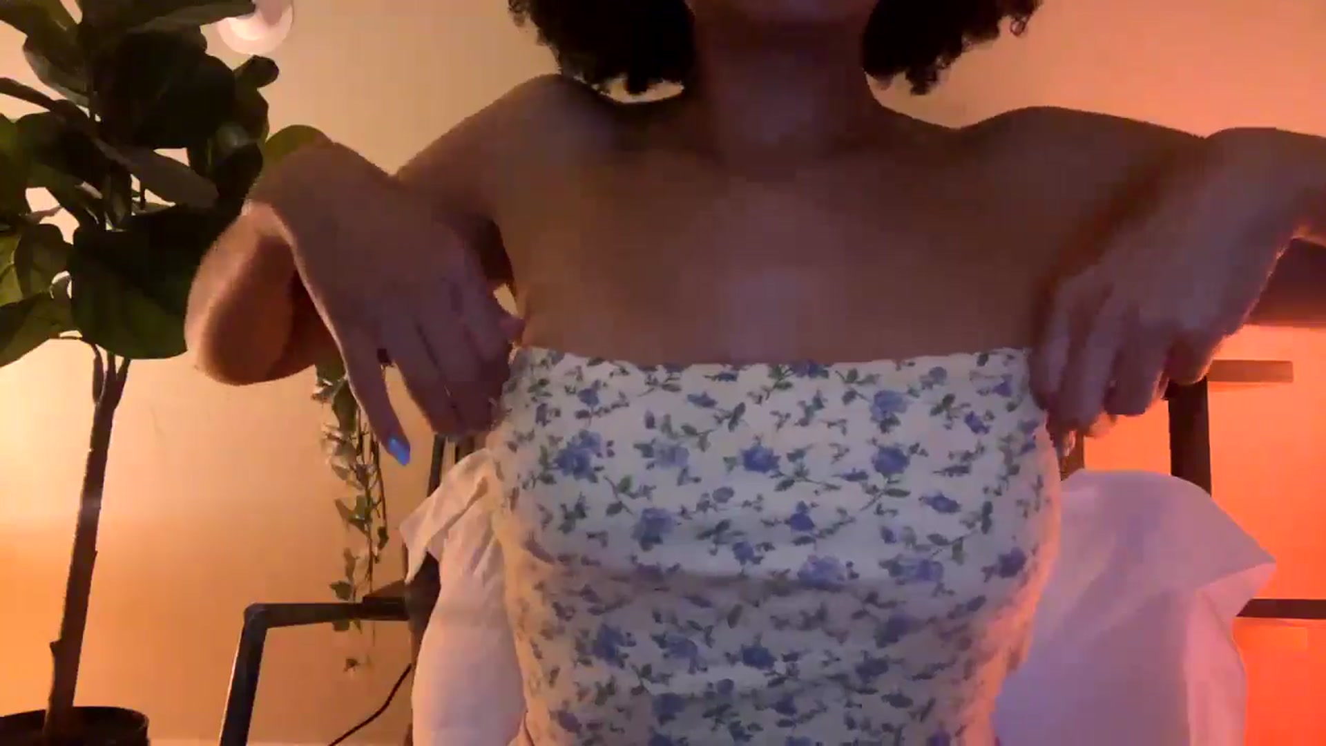 Gallery image thumbnail from Seductress's myfreecams stream on, 10/14/2024, 13:18 image 13 of 20