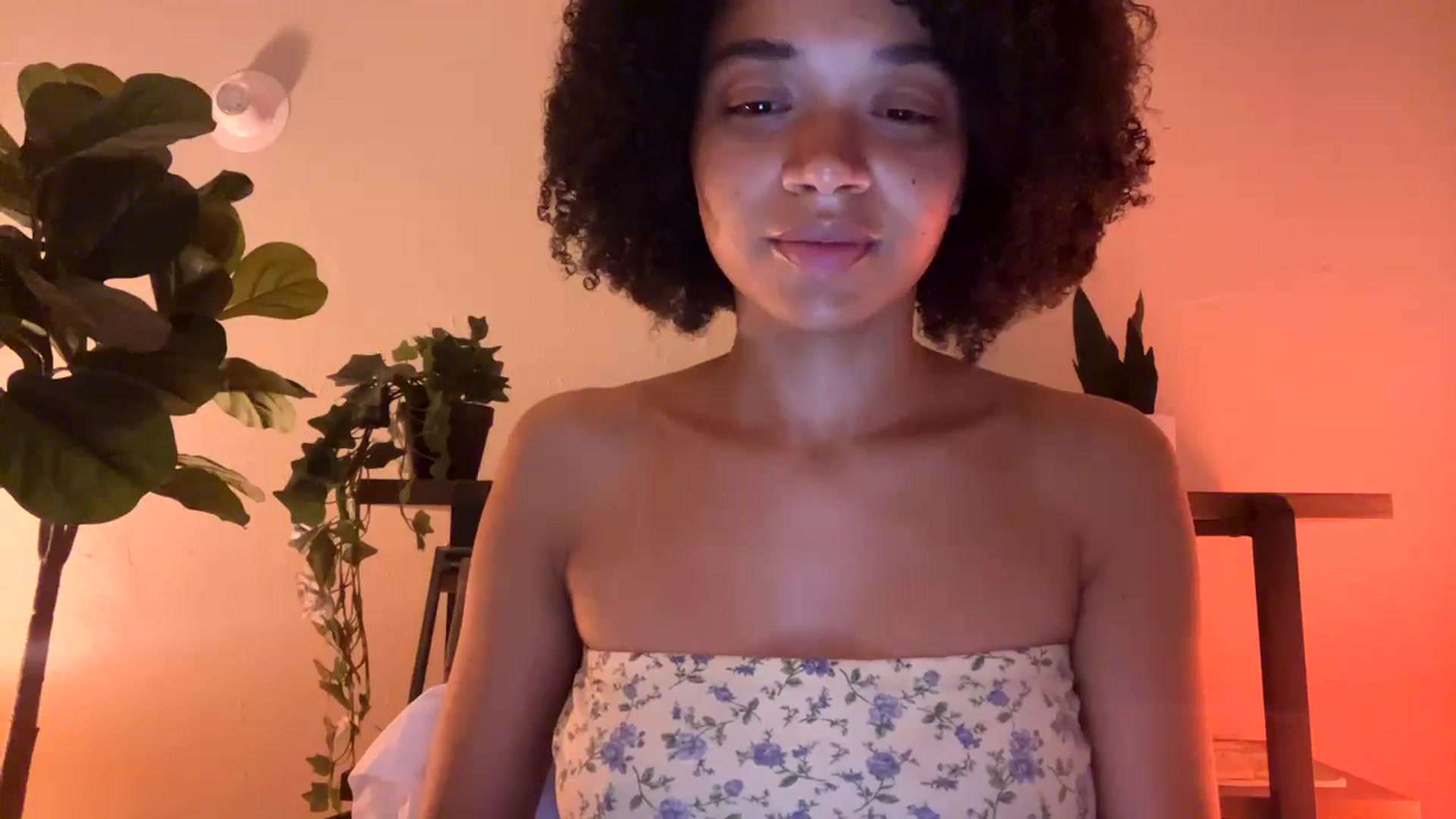 Gallery image thumbnail from Seductress's myfreecams stream on, 10/14/2024, 13:18 image 18 of 20