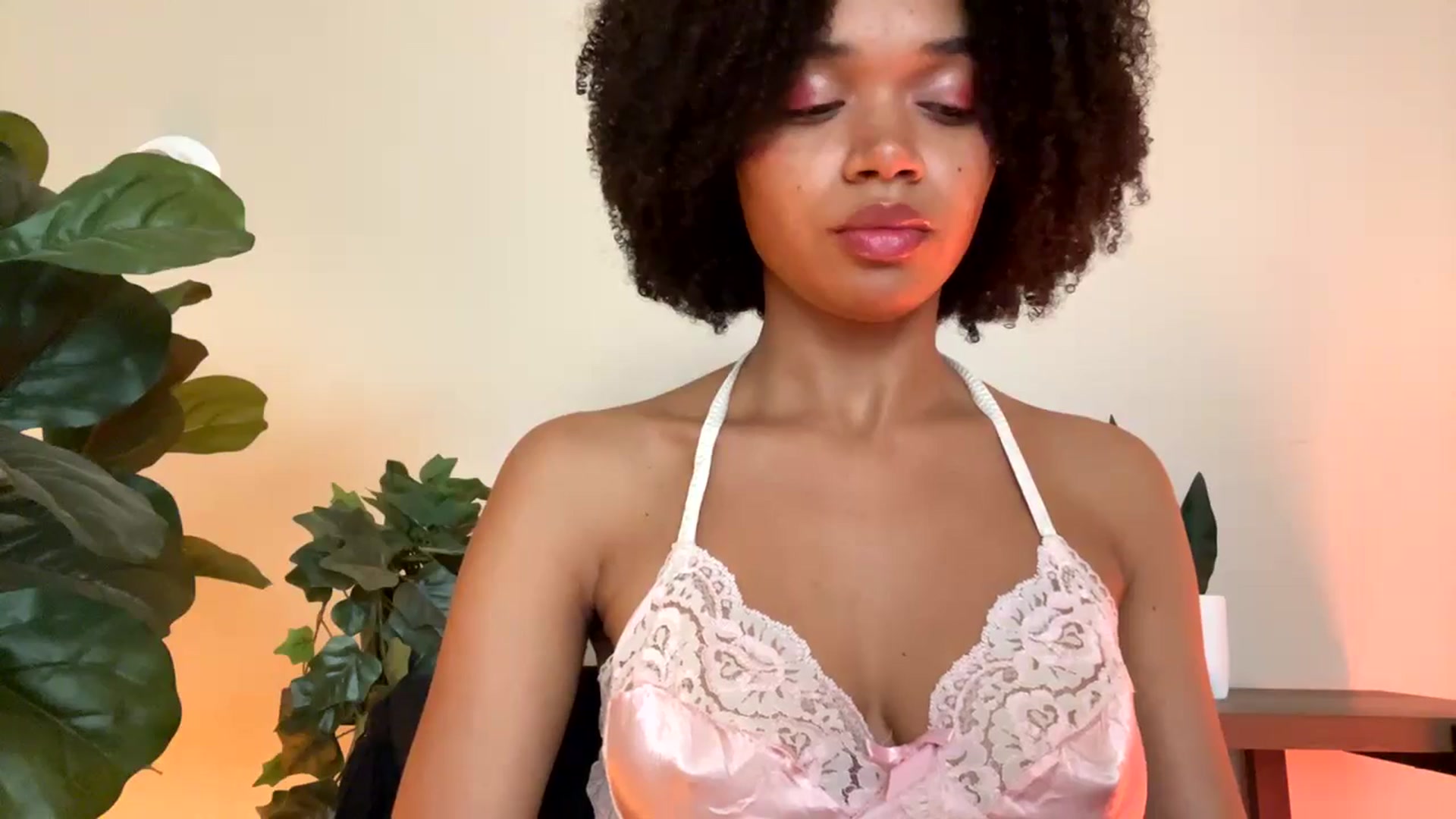 Gallery image thumbnail from Seductress's myfreecams stream on, 10/19/2024, 16:14 image 7 of 20