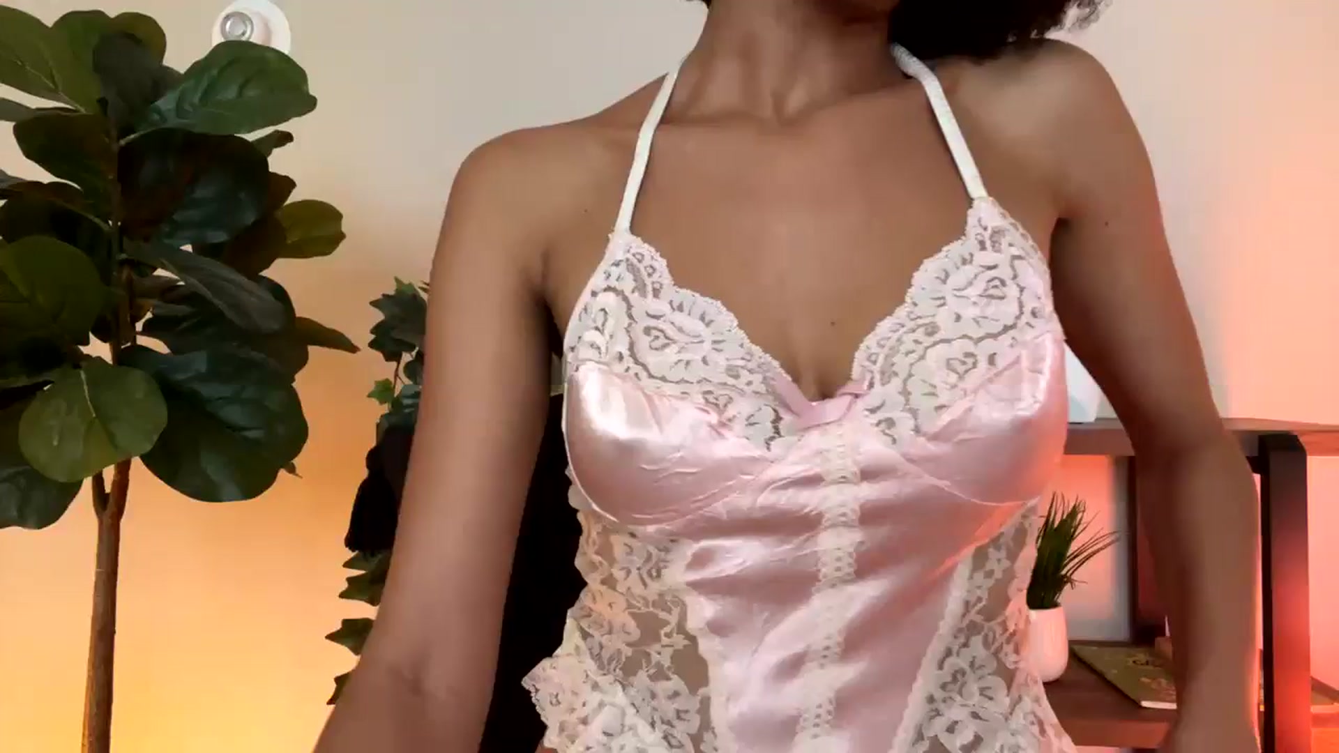Gallery image thumbnail from Seductress's myfreecams stream on, 10/19/2024, 16:14 image 17 of 20