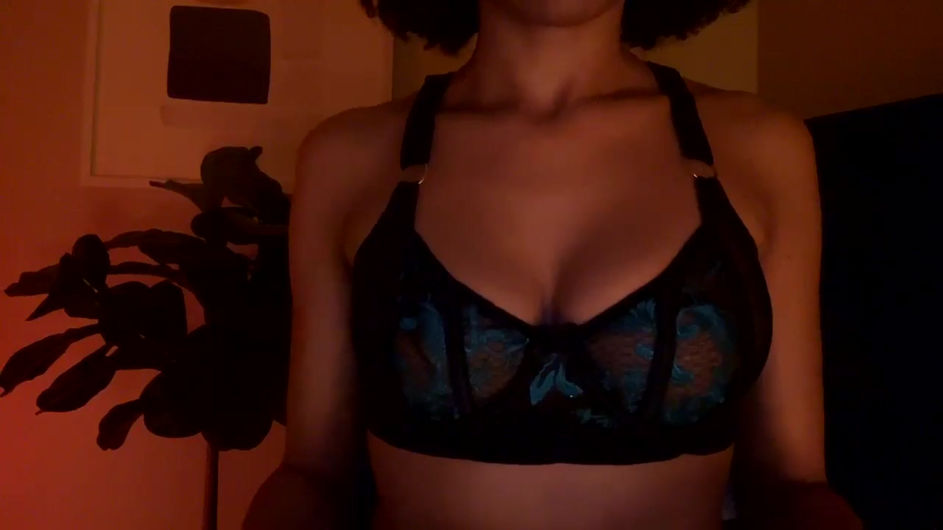 Gallery image thumbnail from Seductress's myfreecams stream on, 10/24/2024, 07:40 image 9 of 20