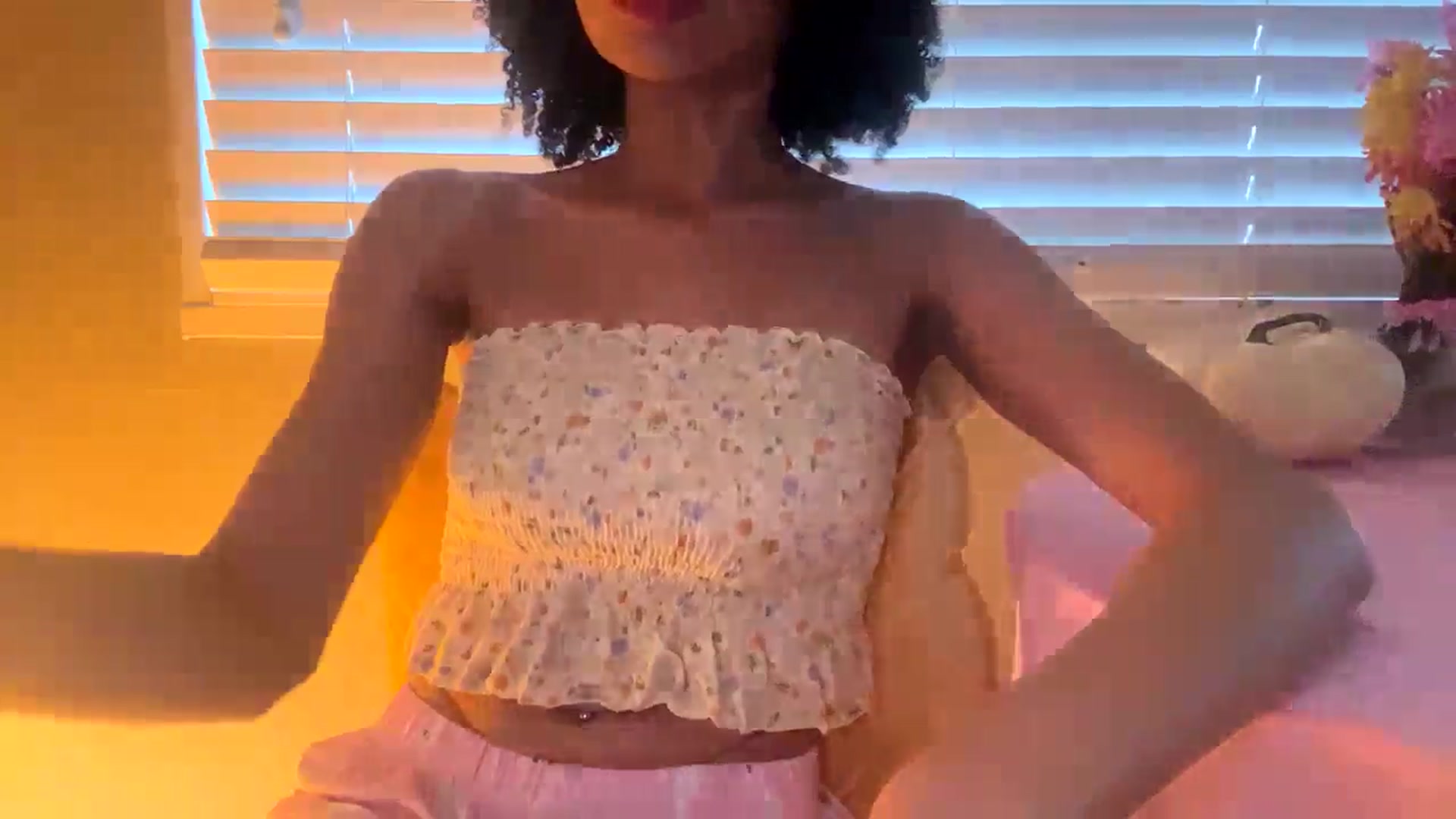 Gallery image thumbnail from Seductress's myfreecams stream on, 11/19/2024, 14:03 image 6 of 20