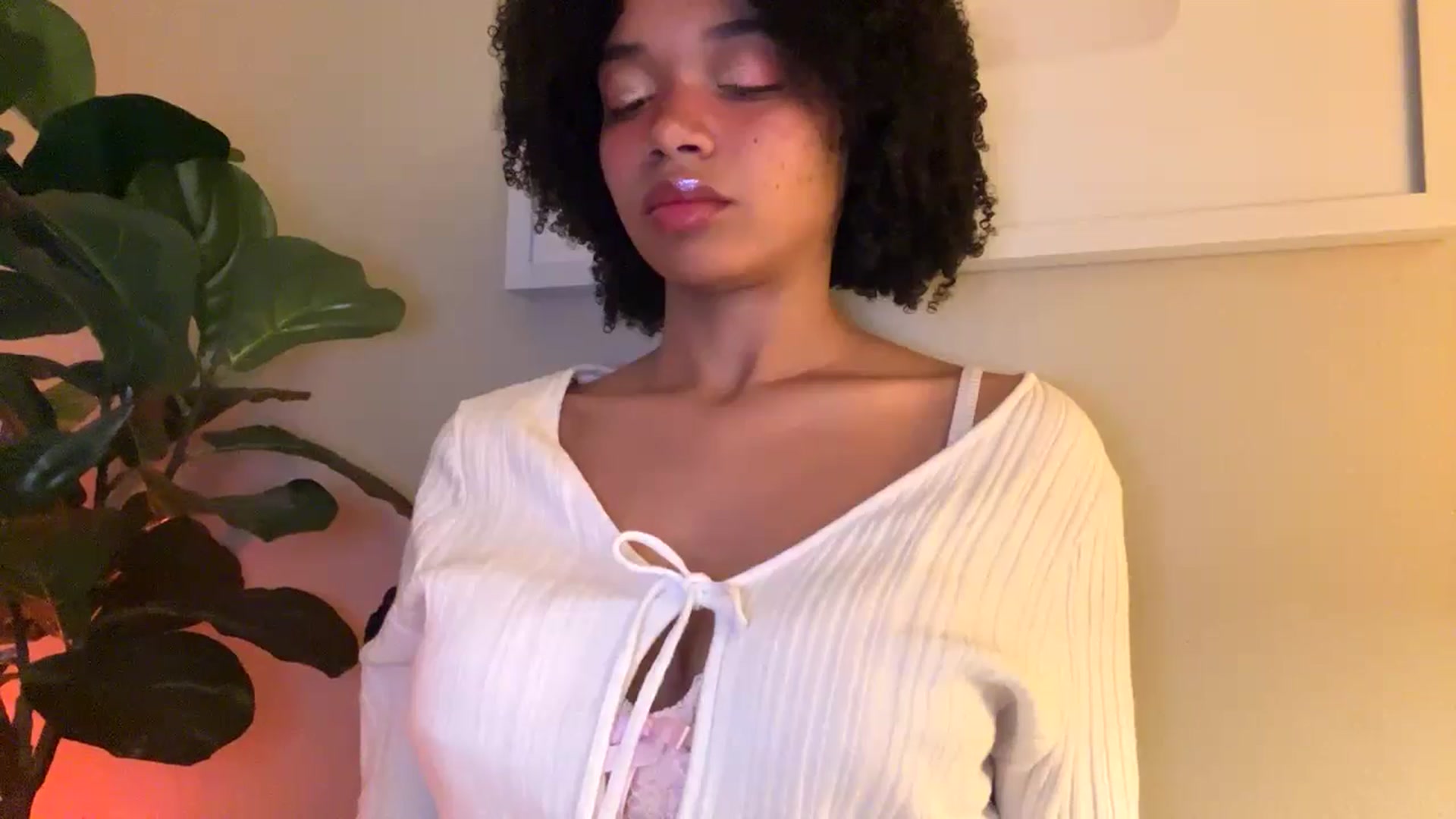 Gallery image thumbnail from Seductress's myfreecams stream on, 11/23/2024, 16:11 image 13 of 20