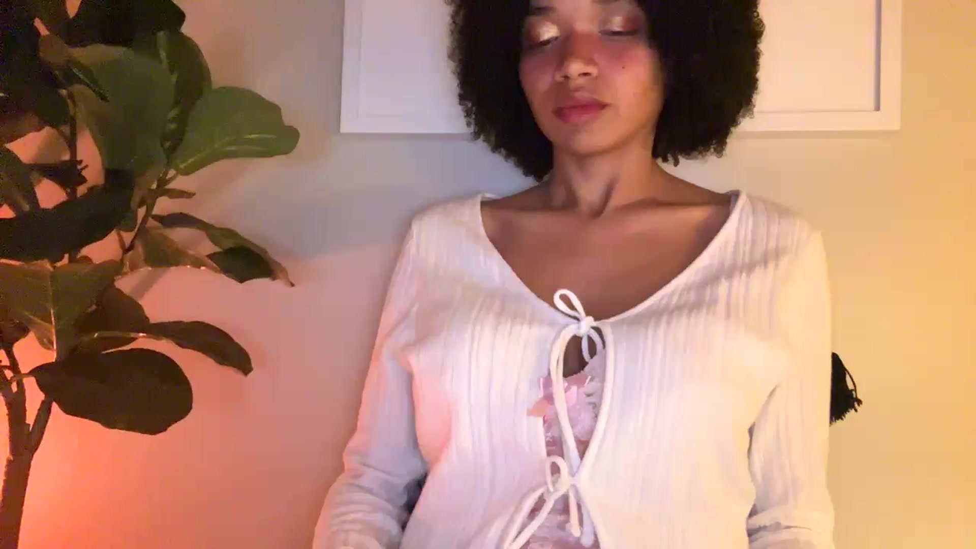 Gallery image thumbnail from Seductress's myfreecams stream on, 11/25/2024, 01:59 image 16 of 20