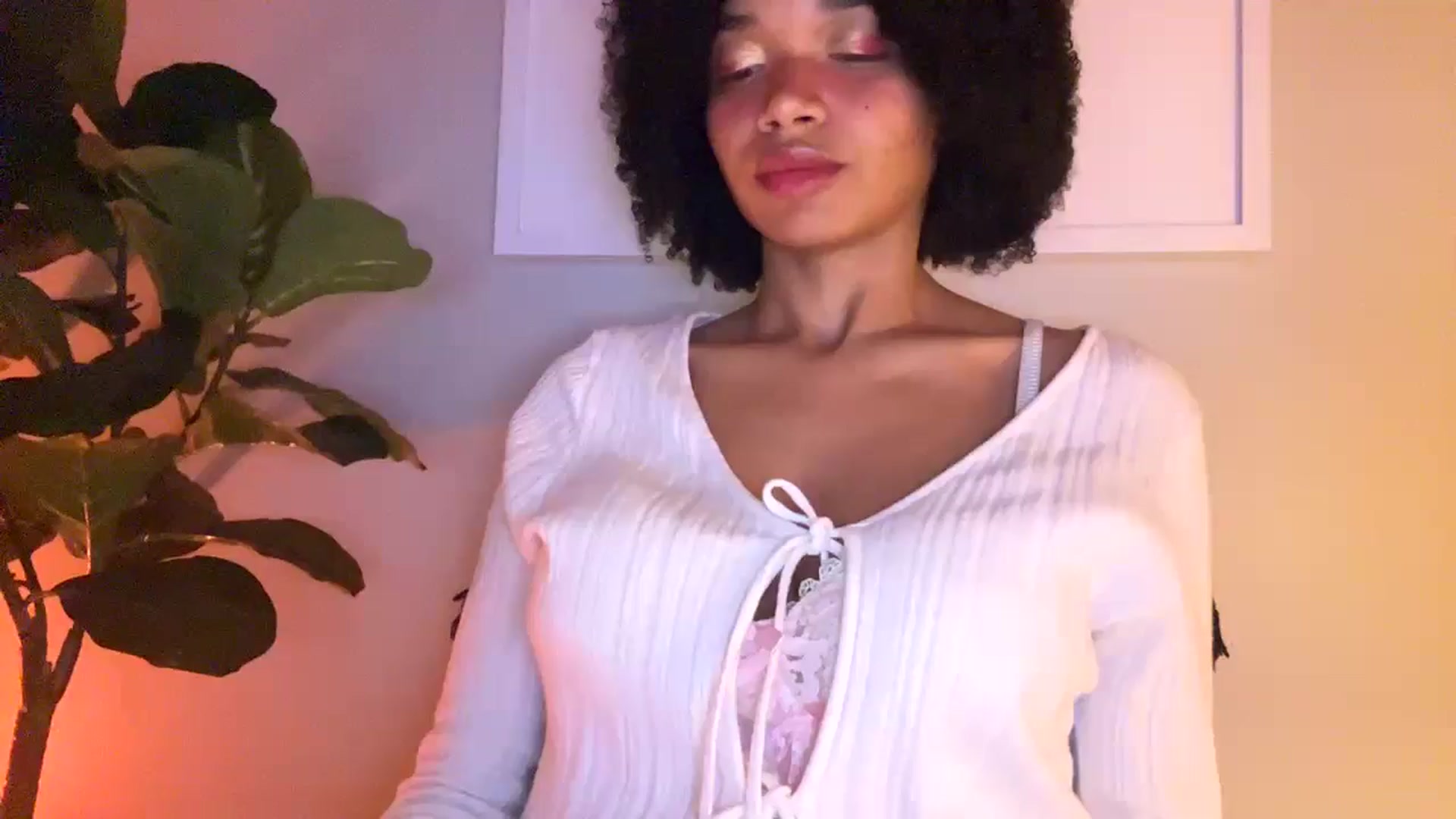 Gallery image thumbnail from Seductress's myfreecams stream on, 11/25/2024, 01:59 image 1 of 20