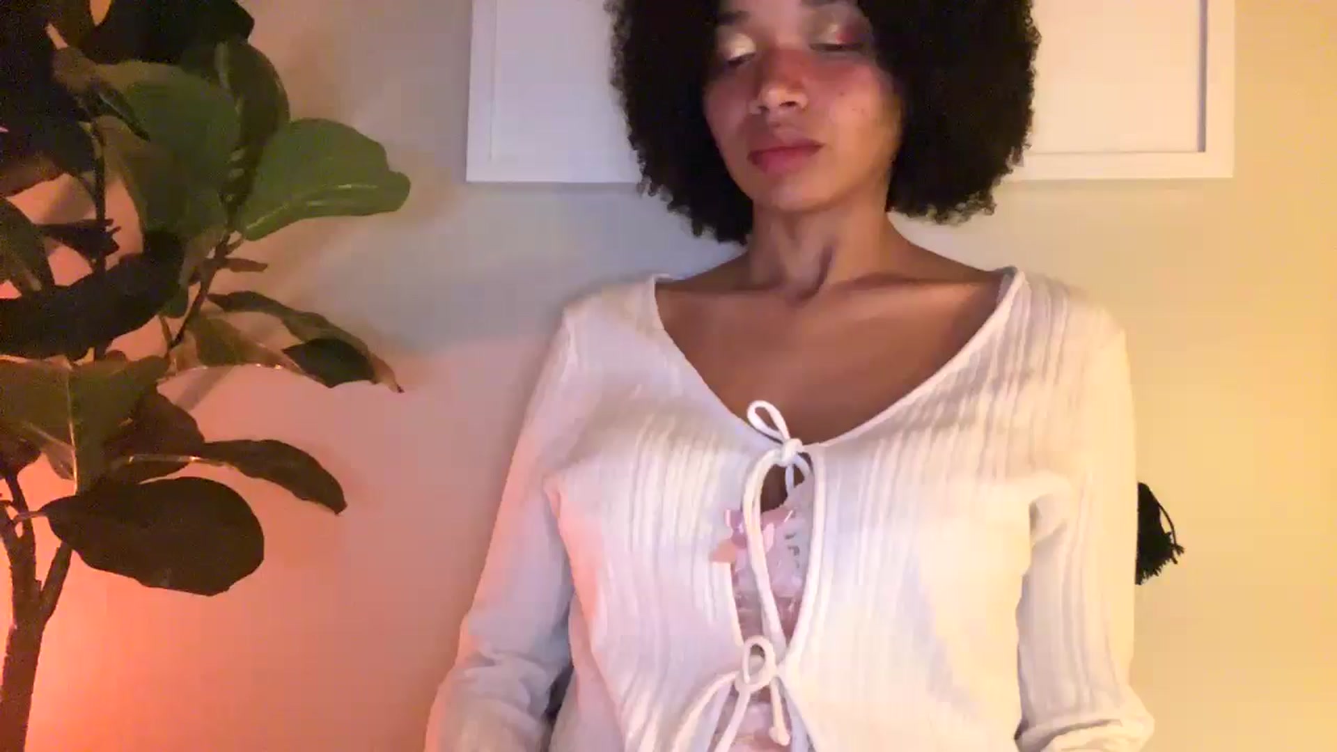Gallery image thumbnail from Seductress's myfreecams stream on, 11/25/2024, 01:59 image 14 of 20
