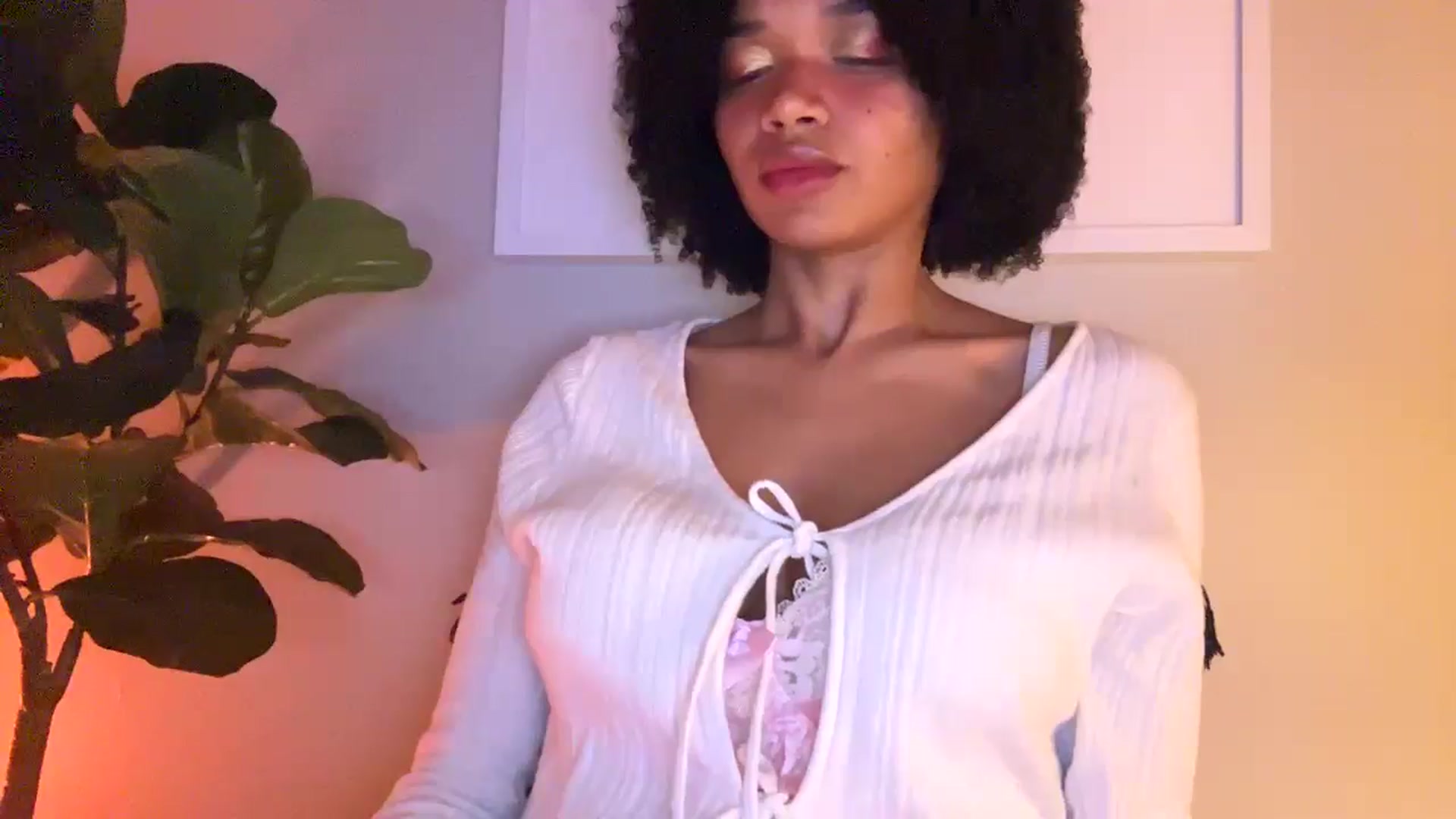 Gallery image thumbnail from Seductress's myfreecams stream on, 11/25/2024, 01:59 image 4 of 20