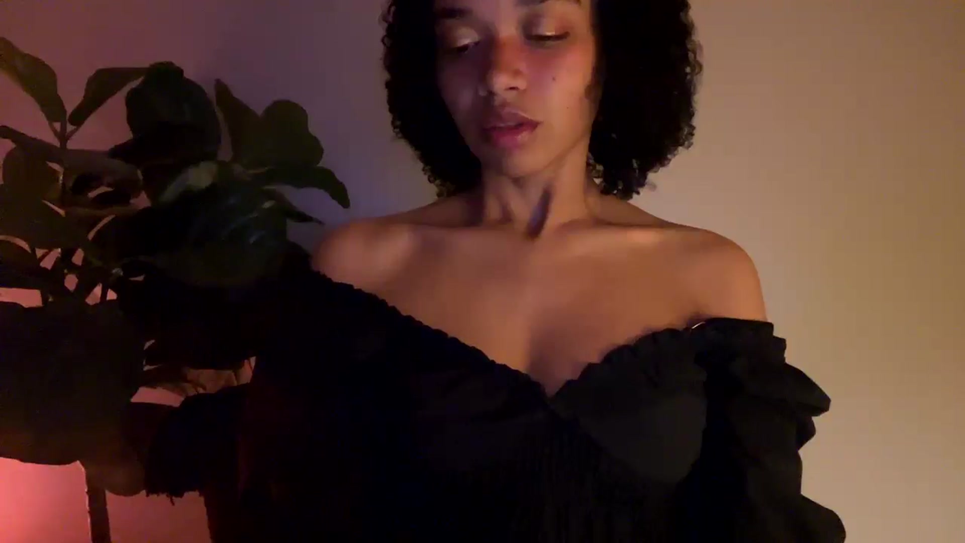 Gallery image thumbnail from Seductress's myfreecams stream on, 11/29/2024, 09:29 image 18 of 20