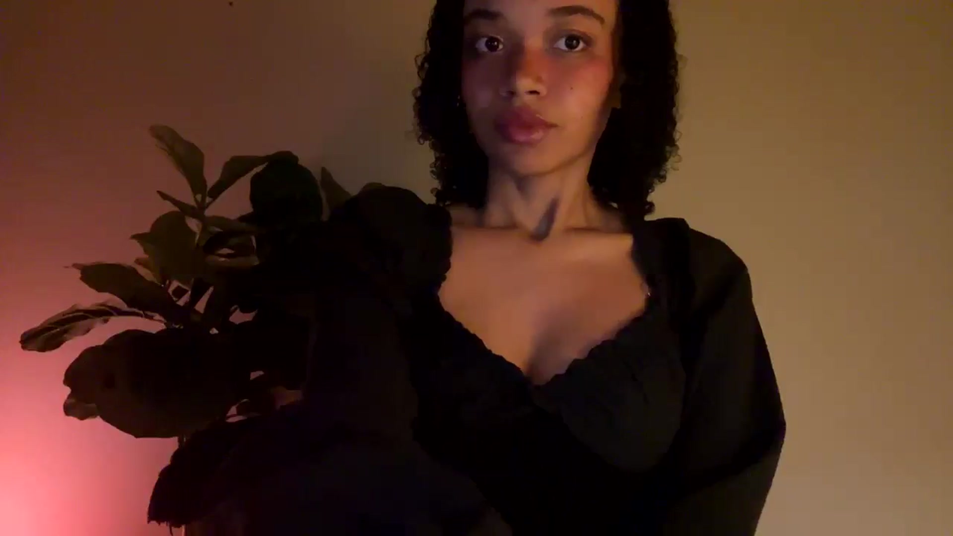 Gallery image thumbnail from Seductress's myfreecams stream on, 11/29/2024, 14:10 image 19 of 20