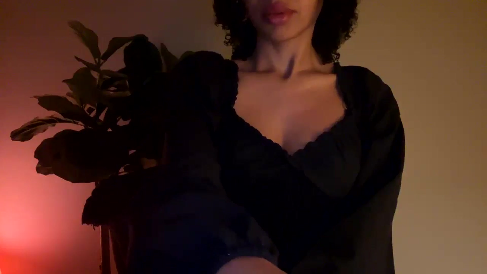 Gallery image thumbnail from Seductress's myfreecams stream on, 11/29/2024, 14:10 image 16 of 20