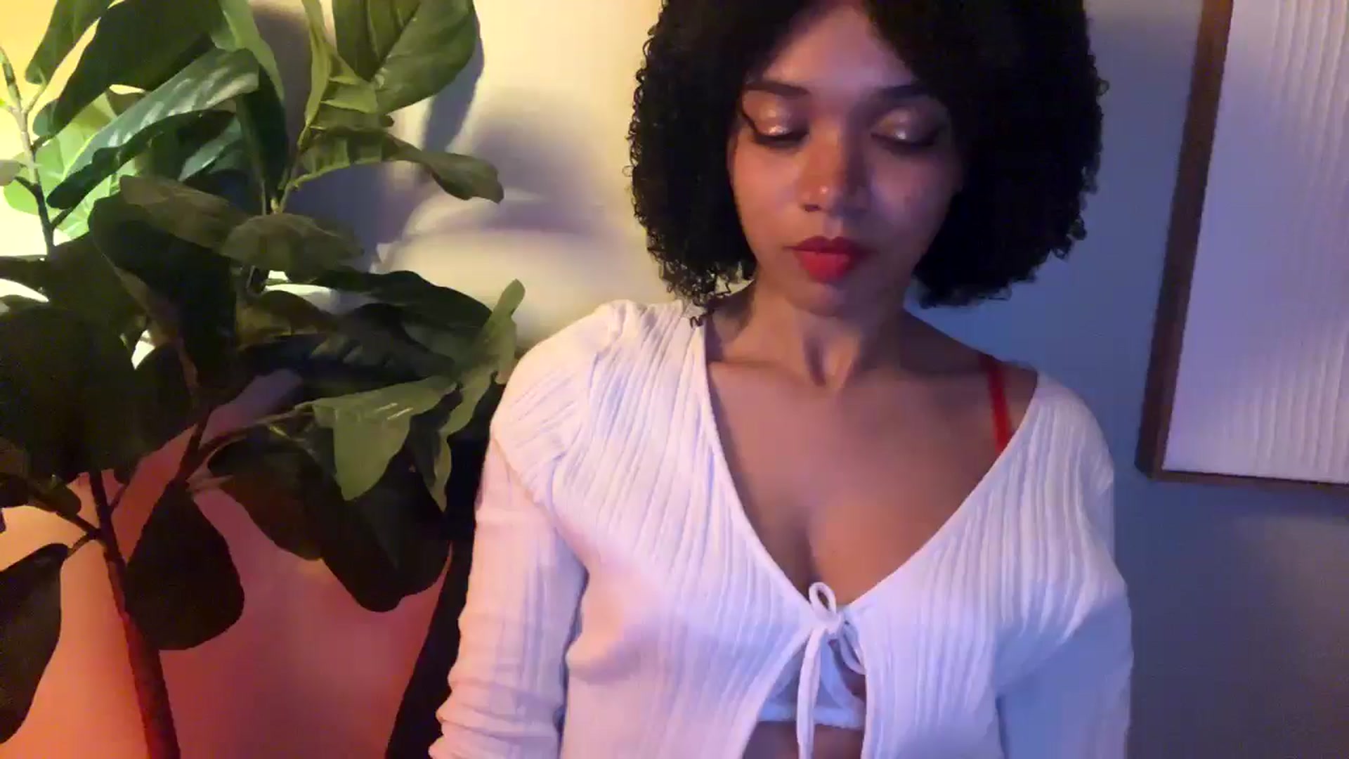 Gallery image thumbnail from Seductress's myfreecams stream on, 12/08/2024, 01:30 image 18 of 20