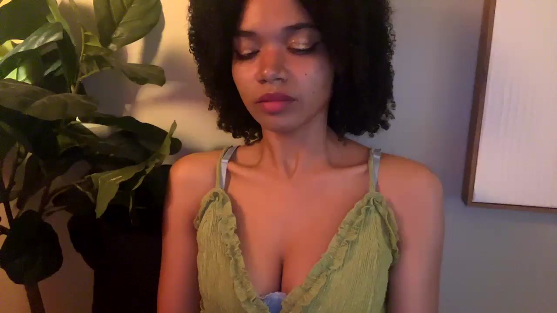 Gallery image thumbnail from Seductress's myfreecams stream on, 12/08/2024, 21:37 image 5 of 20