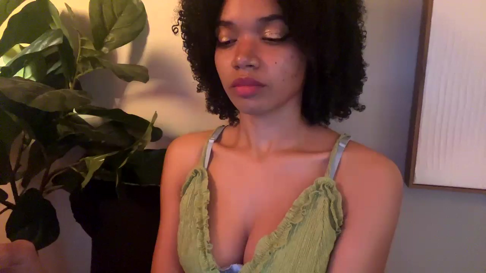 Gallery image thumbnail from Seductress's myfreecams stream on, 12/08/2024, 21:37 image 1 of 20