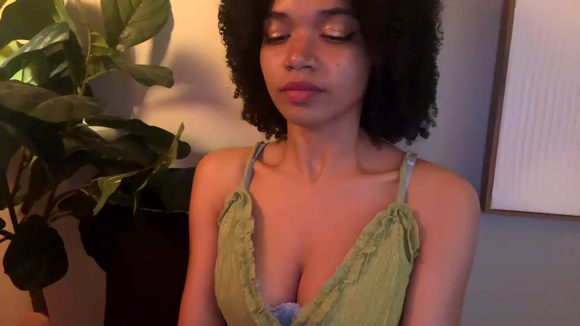 Gallery image thumbnail from Seductress's myfreecams stream on, 12/08/2024, 21:37 image 4 of 20