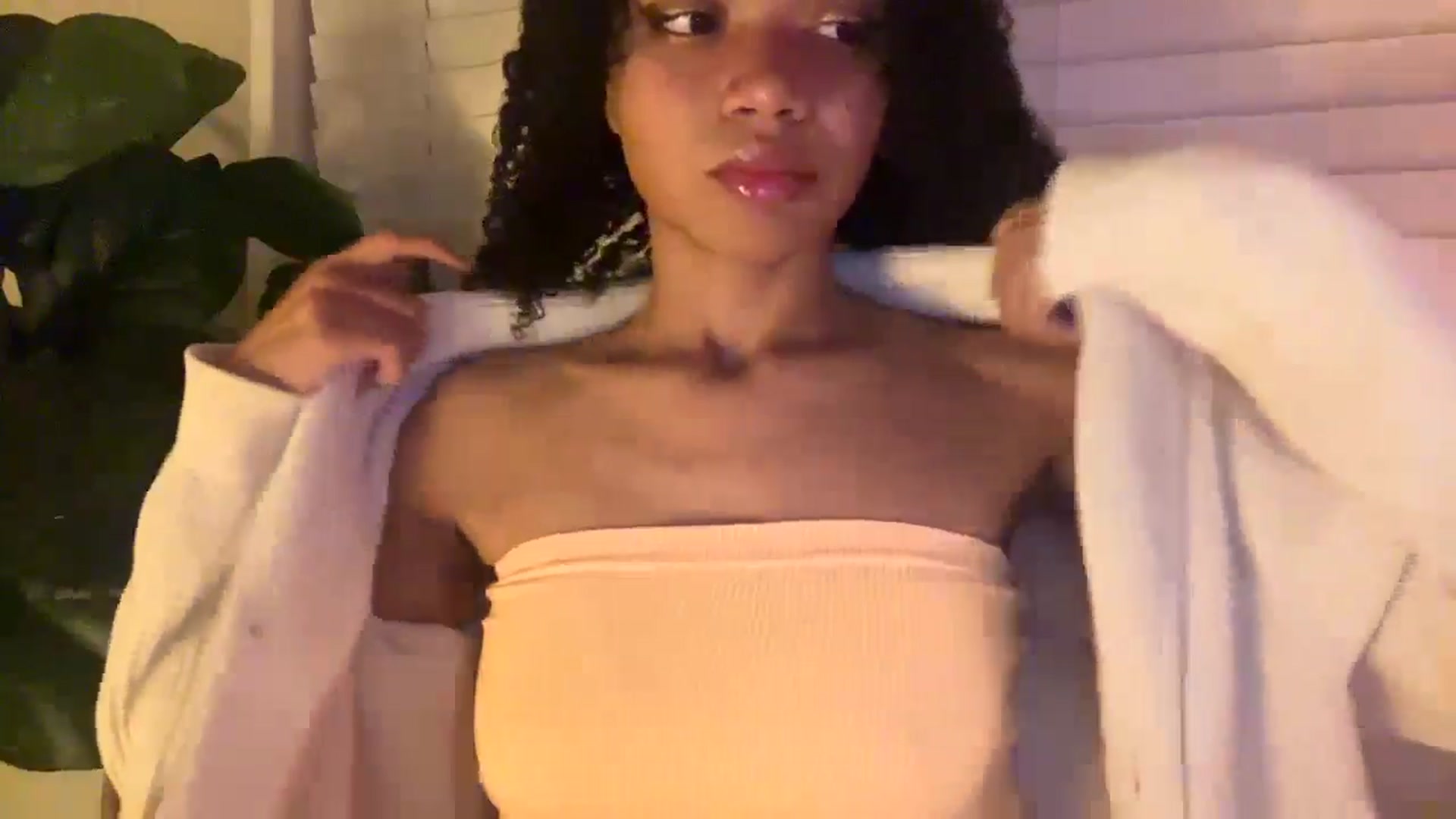 Gallery image thumbnail from Seductress's myfreecams stream on, 12/19/2024, 11:52 image 2 of 20