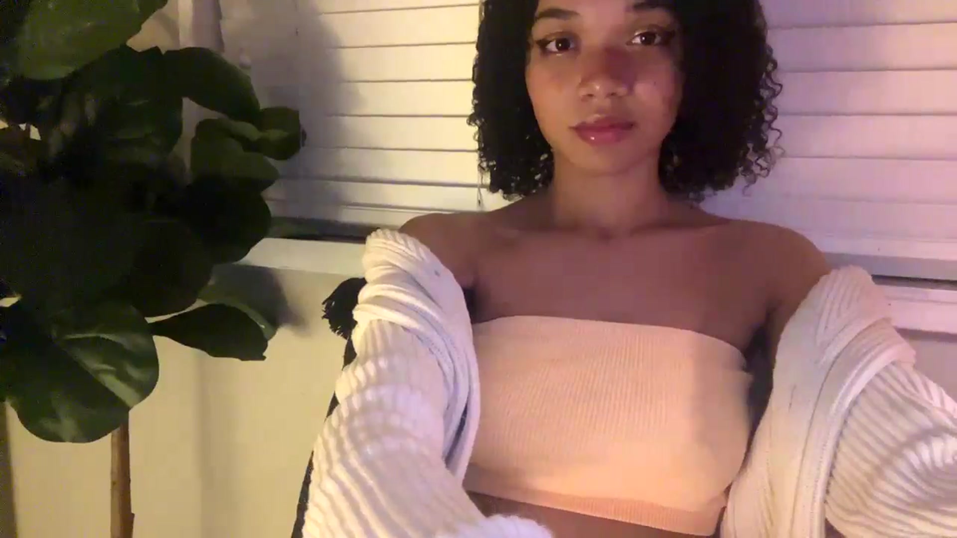 Gallery image thumbnail from Seductress's myfreecams stream on, 12/19/2024, 11:52 image 13 of 20