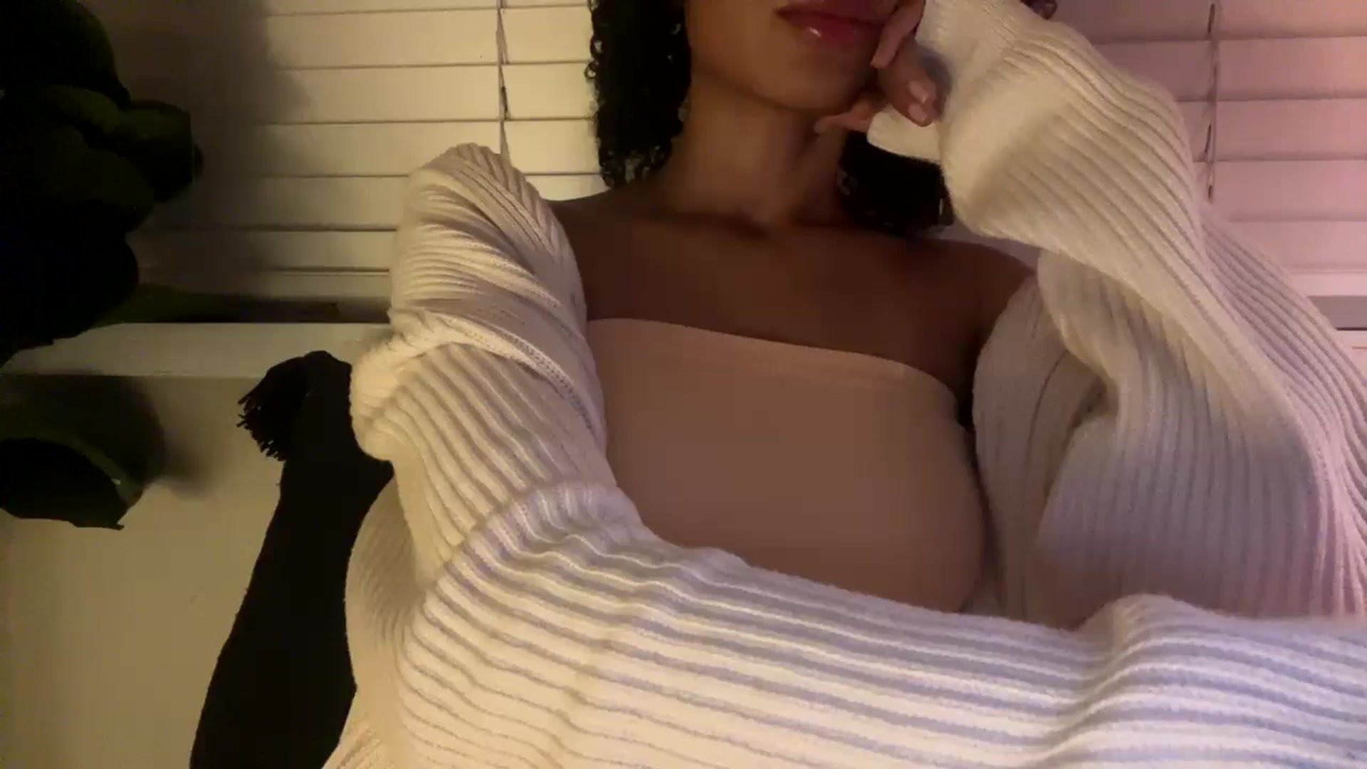 Gallery image thumbnail from Seductress's myfreecams stream on, 12/19/2024, 11:52 image 20 of 20