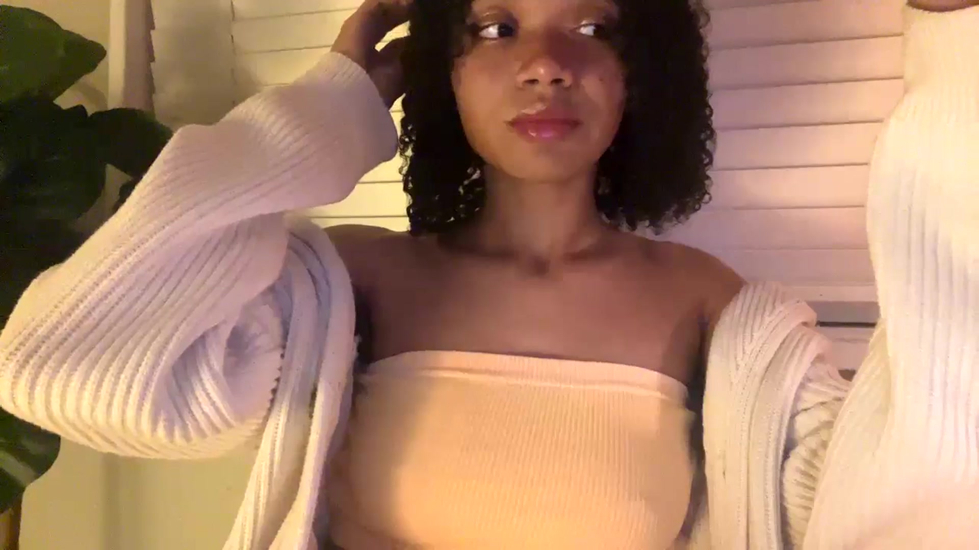 Gallery image thumbnail from Seductress's myfreecams stream on, 12/19/2024, 11:52 image 5 of 20
