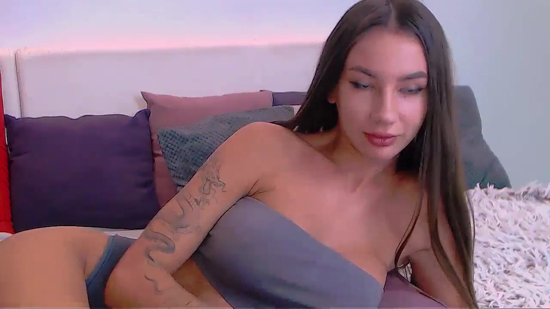 Gallery image thumbnail from SelenaLo's myfreecams stream on, 10/08/2023, 09:31 image 9 of 20