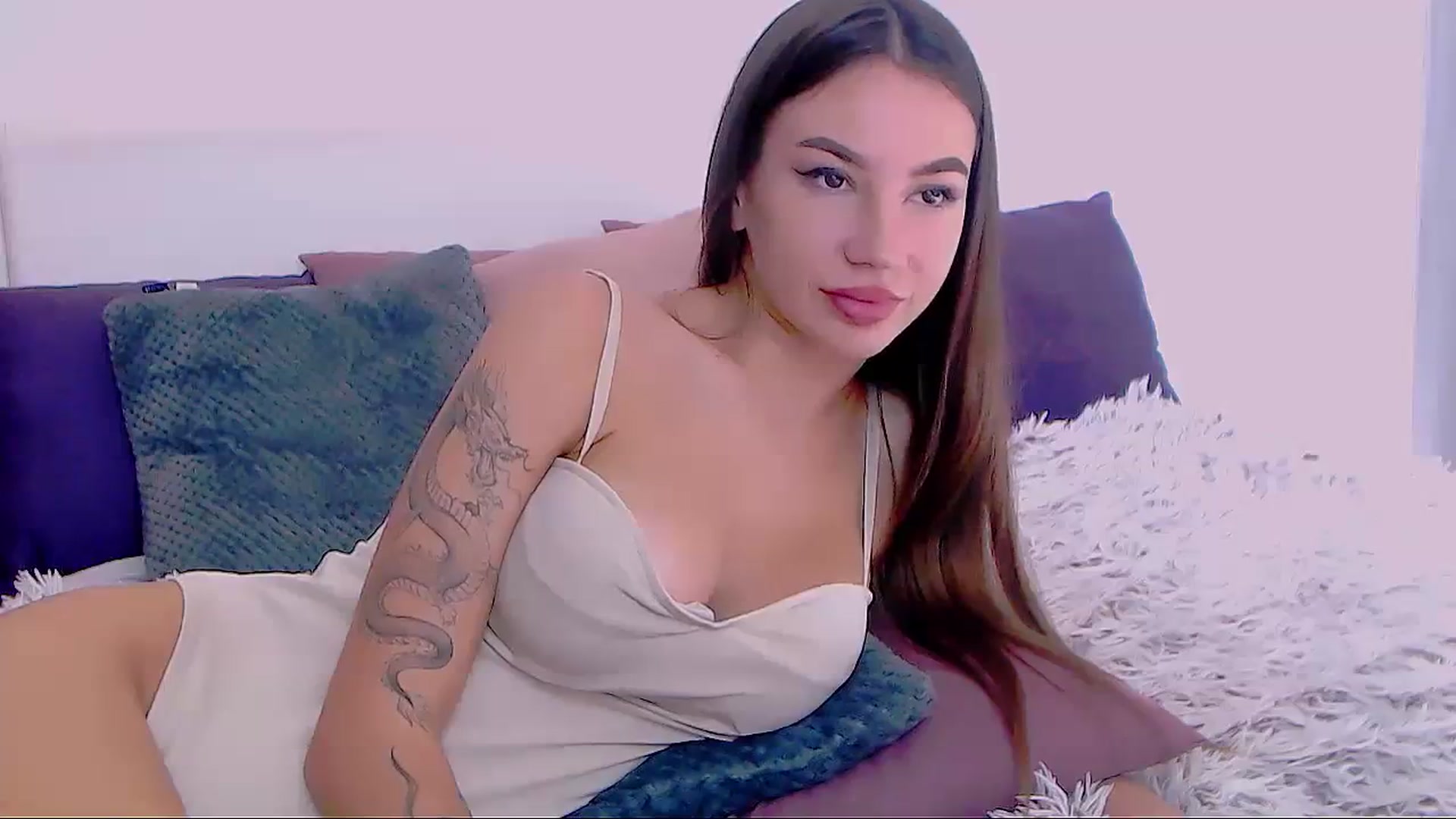 Gallery image thumbnail from SelenaLo's myfreecams stream on, 11/02/2023, 10:53 image 13 of 20