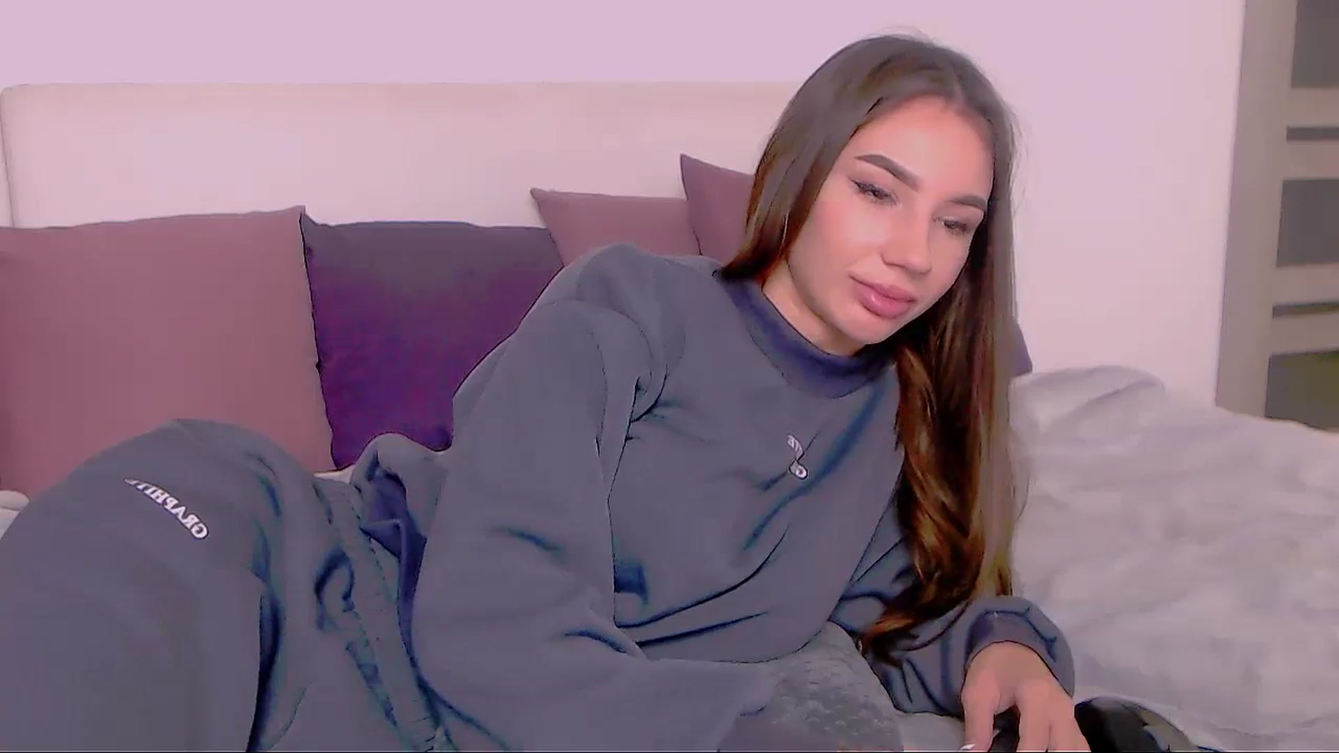 Gallery image thumbnail from SelenaLo's myfreecams stream on, 11/11/2023, 09:37 image 19 of 20