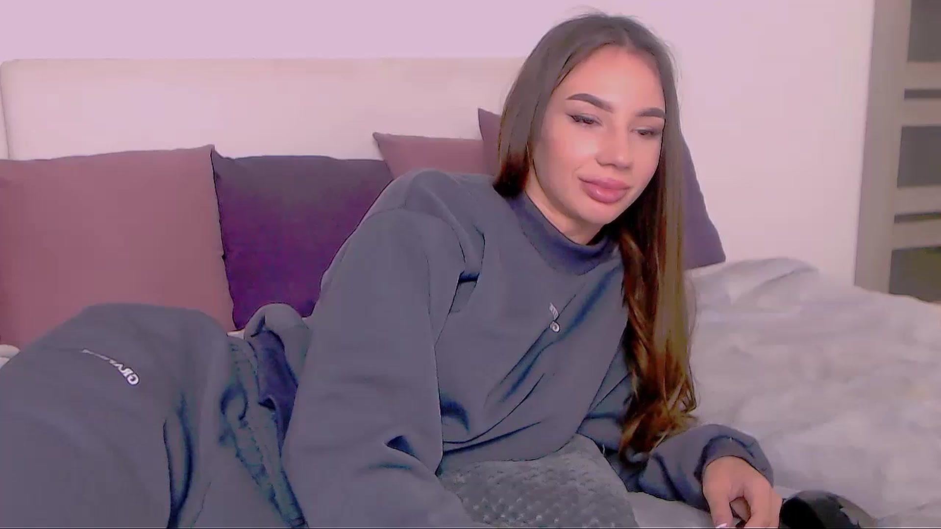 Gallery image thumbnail from SelenaLo's myfreecams stream on, 11/11/2023, 09:37 image 15 of 20