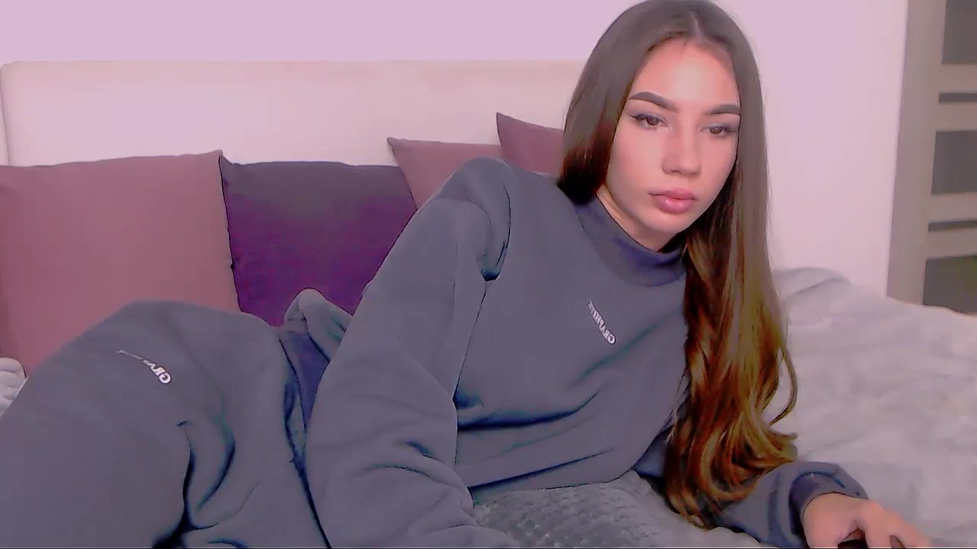 Gallery image thumbnail from SelenaLo's myfreecams stream on, 11/11/2023, 09:37 image 6 of 20